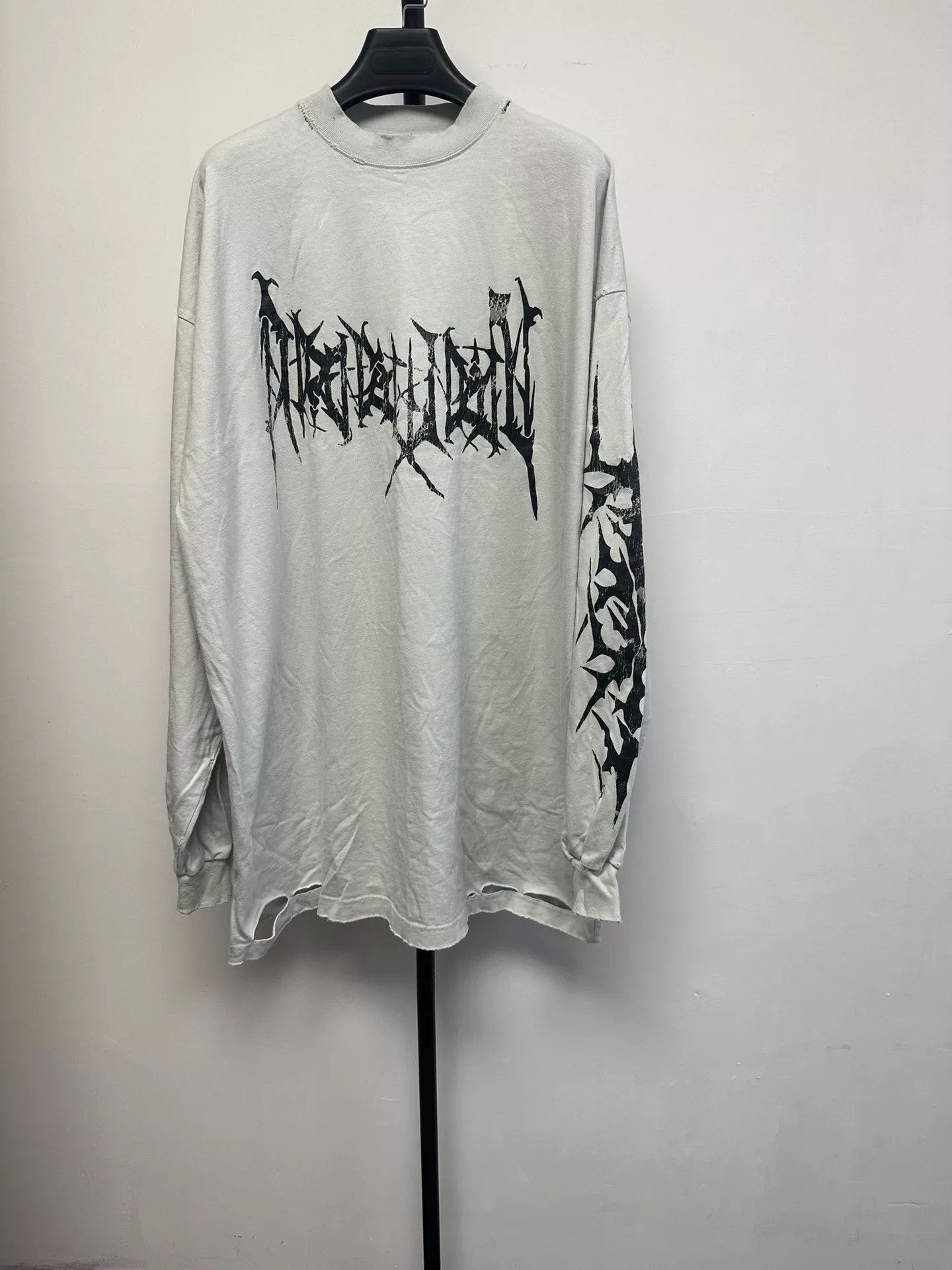Balenciaga Balenciaga Metal Print Long Sleeve T-Shirt Size 2 Size US M / EU 48-50 / 2 - 2 Thumbnail