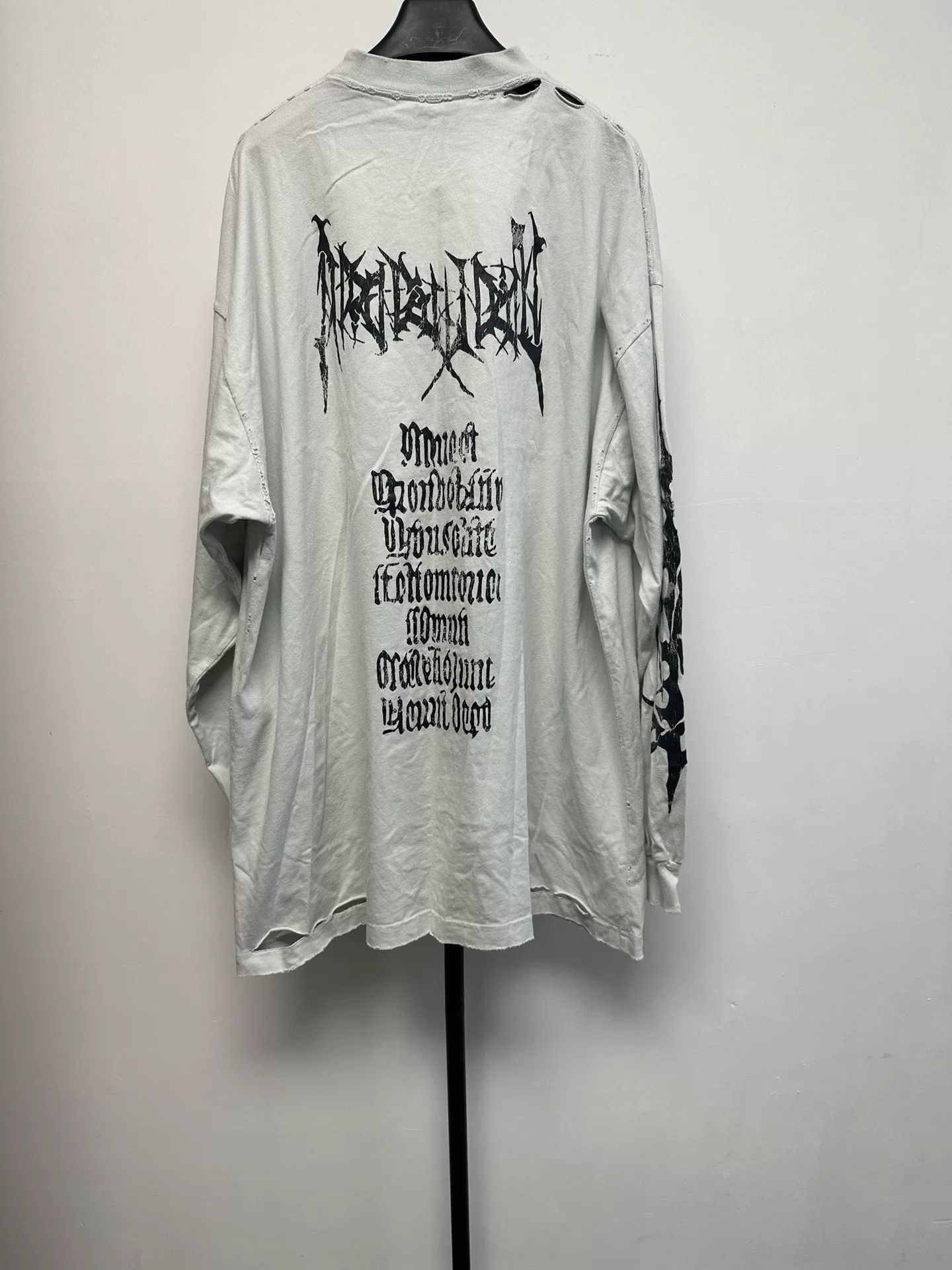 Balenciaga Balenciaga Metal Print Long Sleeve T-Shirt Size 2 Size US M / EU 48-50 / 2 - 3 Thumbnail