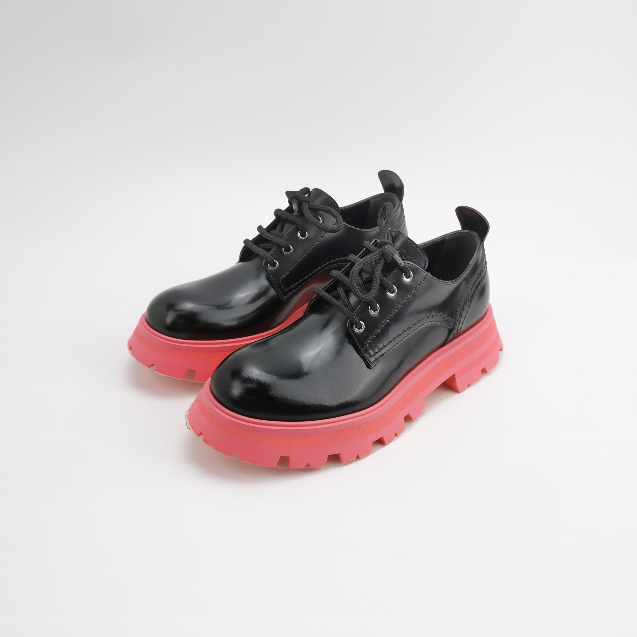 Alexander McQueen Alexander McQueen Women 7 Lowtop Sneakers Size US 7 / IT 37 - 2 Thumbnail