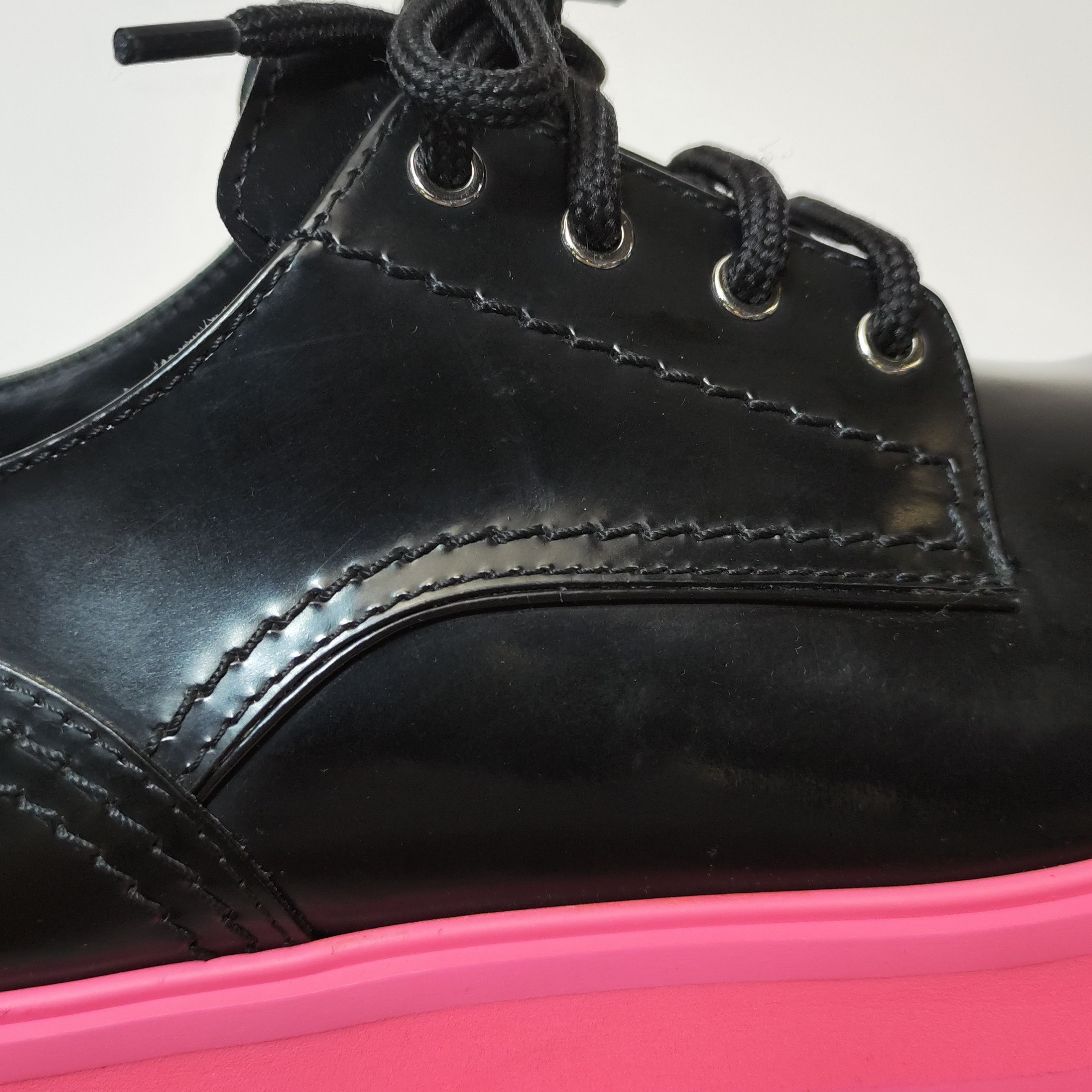 Alexander McQueen Alexander McQueen Women 7 Lowtop Sneakers Size US 7 / IT 37 - 8 Thumbnail