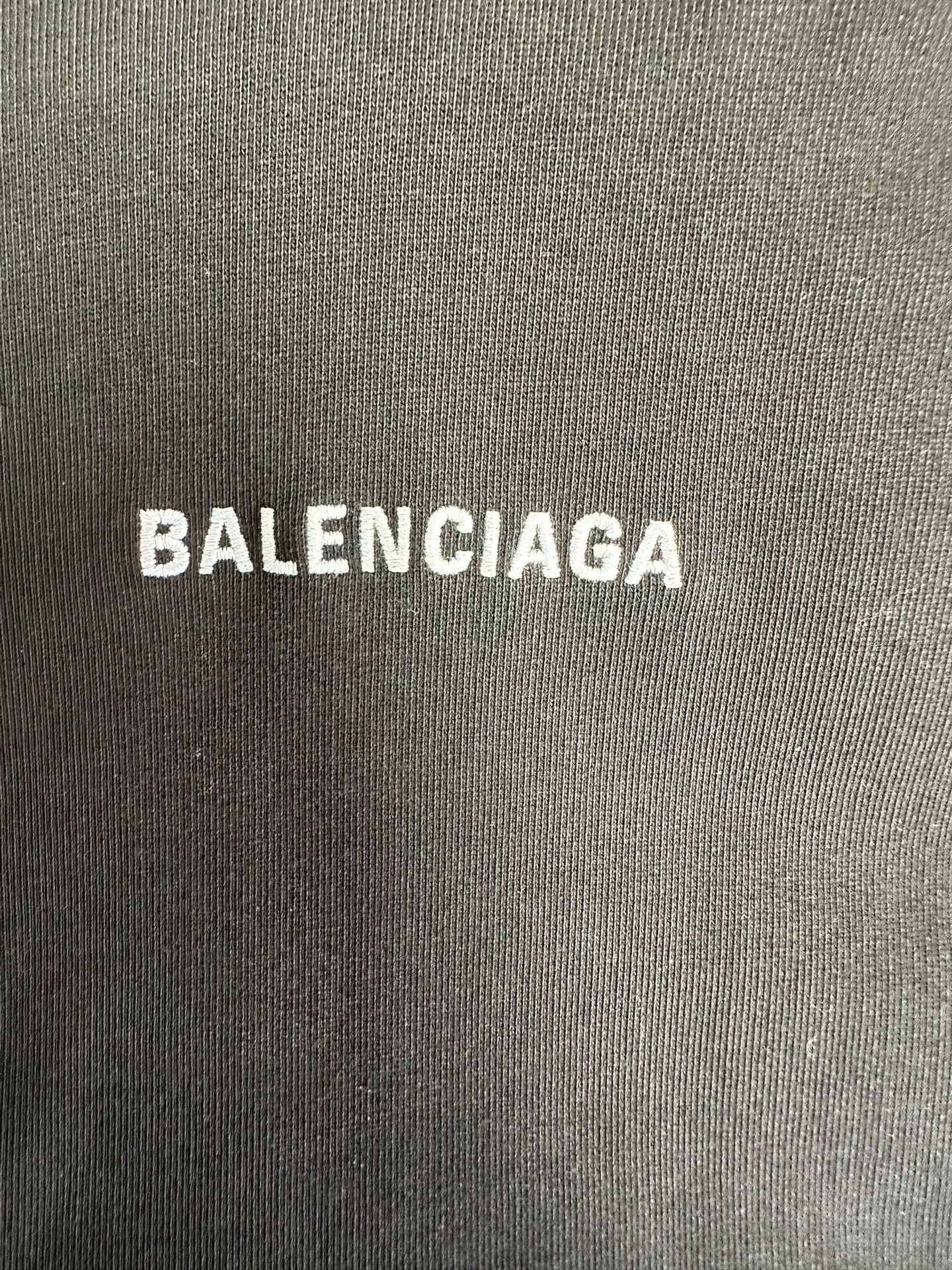 Balenciaga Balenciaga Back Logo Print Hoodie Size M Size US M / EU 48-50 / 2 - 4 Thumbnail