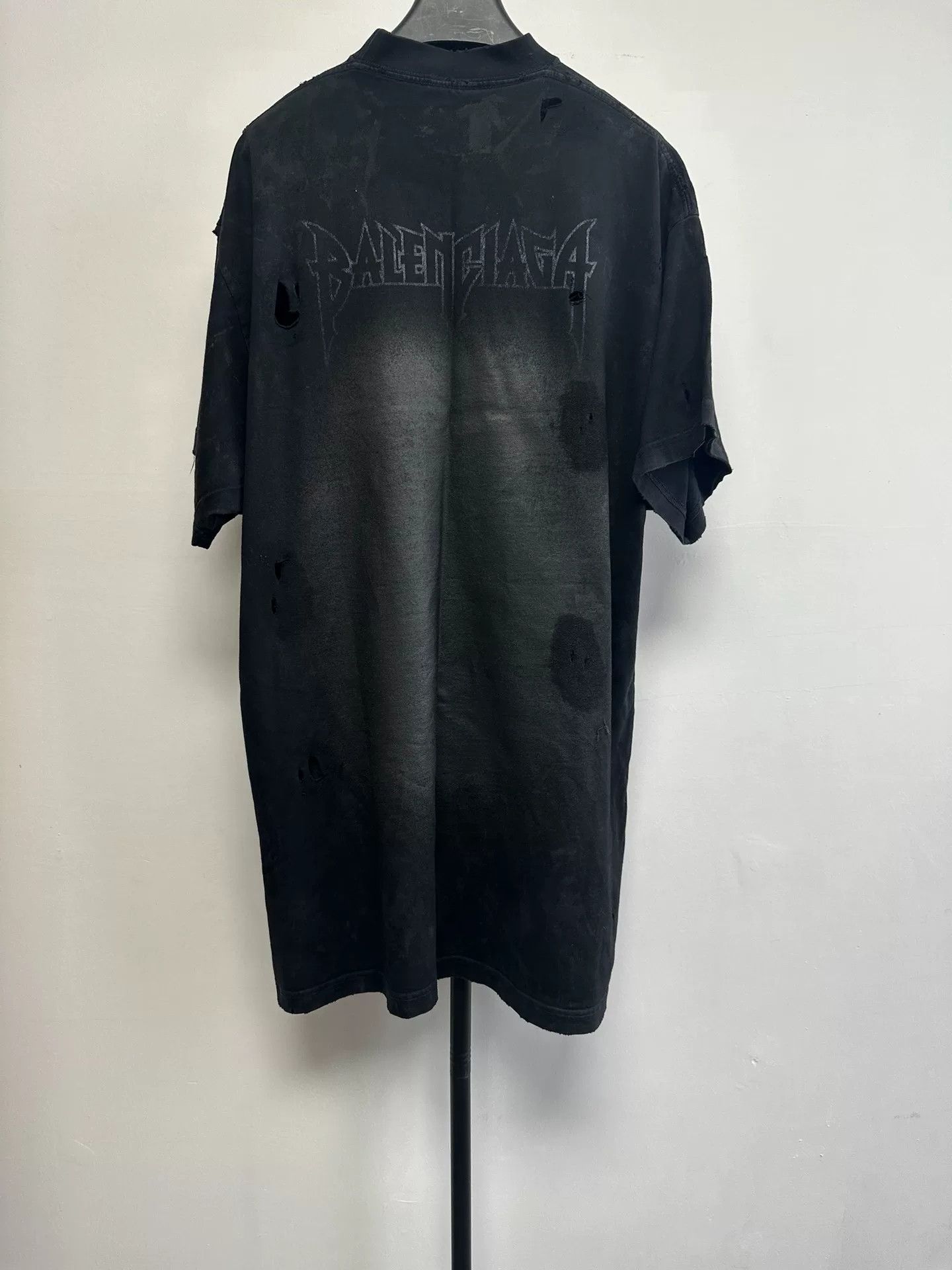 Balenciaga Balenciaga Eiffel Tower Distressed T-Shirt Size 1 Size US S / EU 44-46 / 1 - 3 Thumbnail