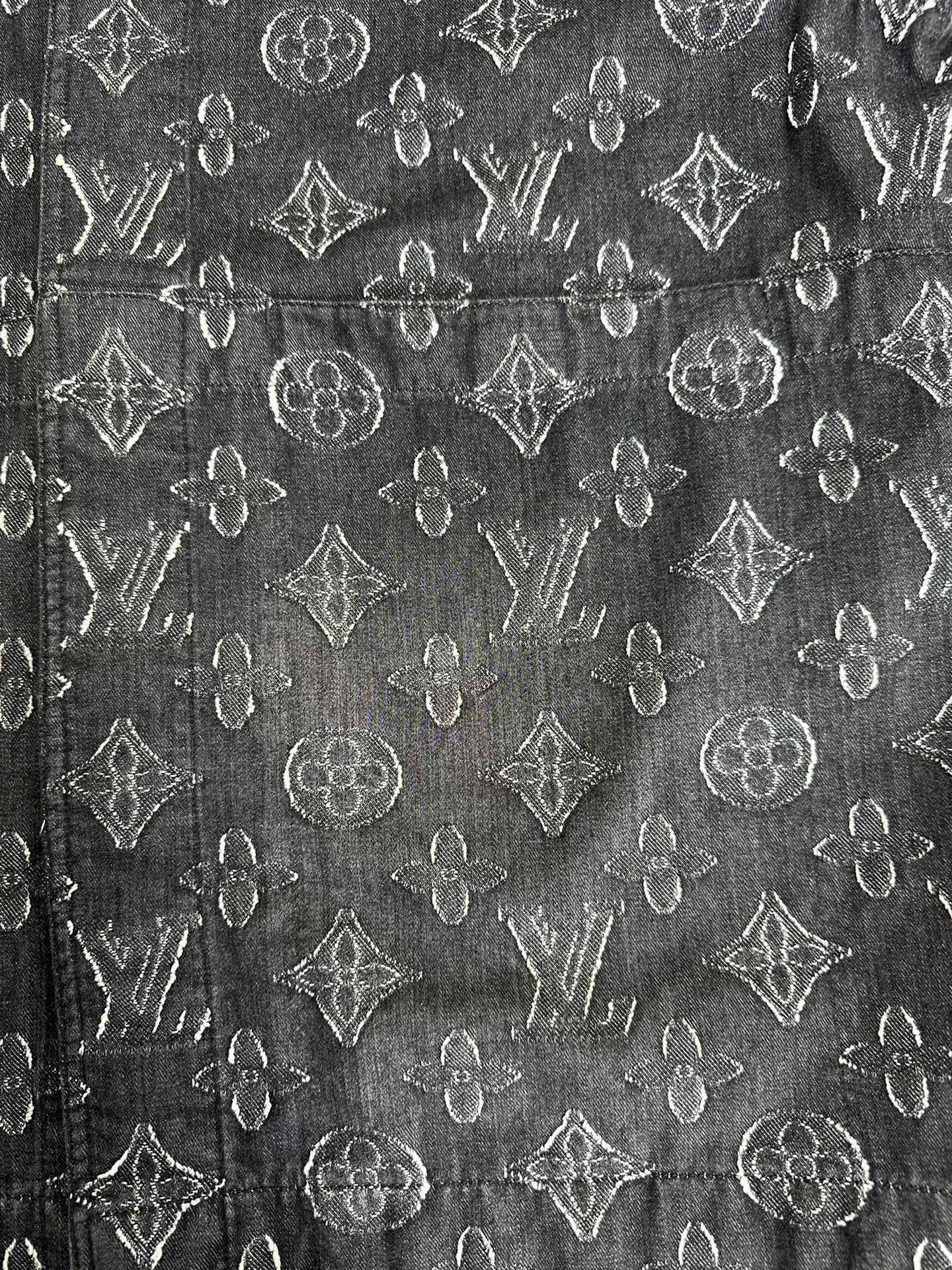 Louis Vuitton Louis Vuitton Monogram Denim Short Sleeve Shirt L Size US L / EU 52-54 / 3 - 4 Thumbnail