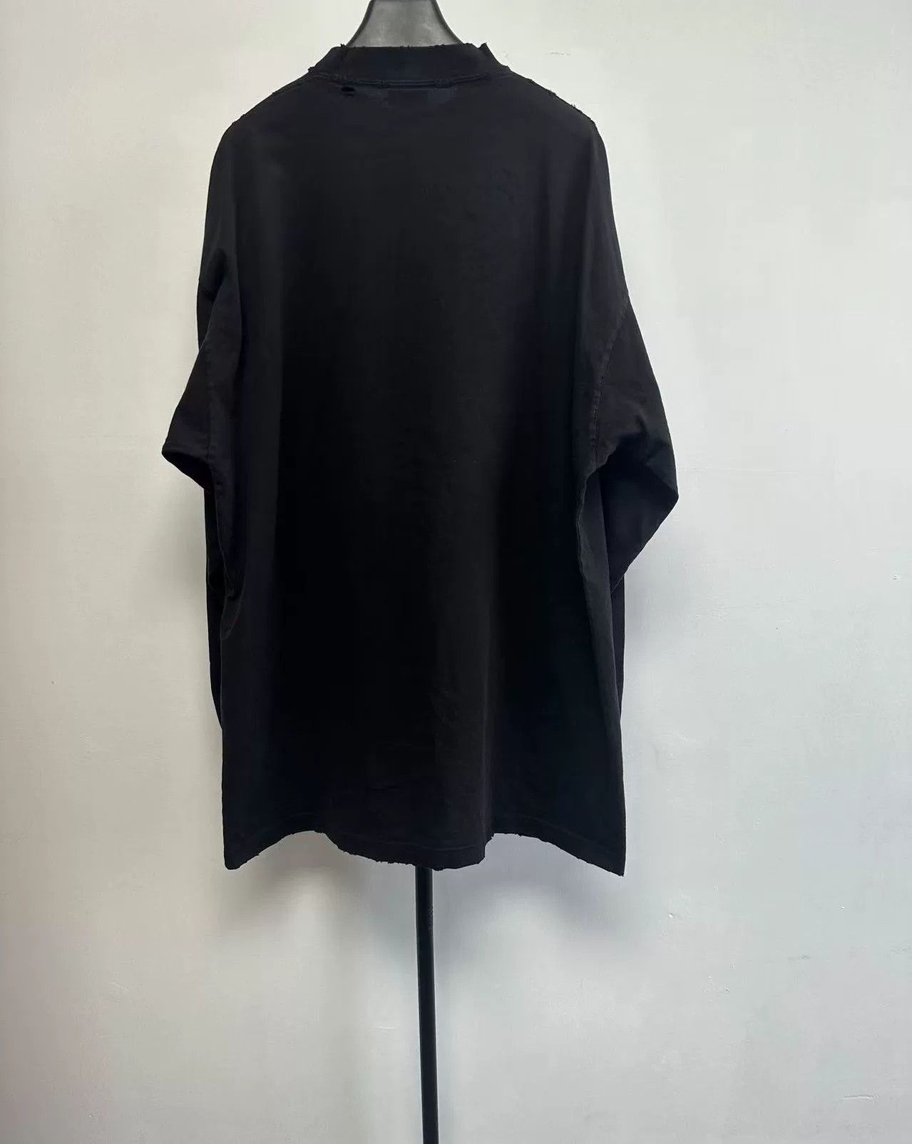 Balenciaga Balenciaga Valentine CD Print Long Sleeve T-Shirt 1 Size US S / EU 44-46 / 1 - 3 Thumbnail