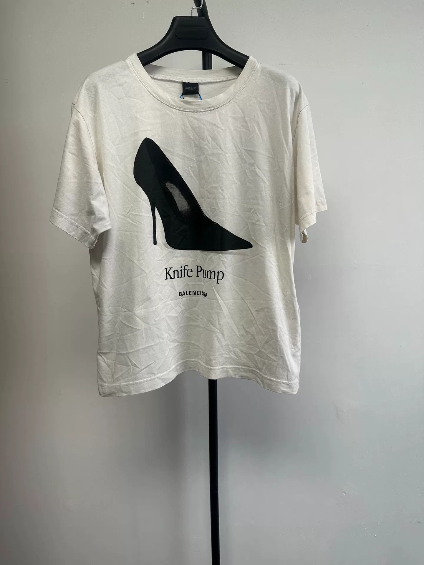 Balenciaga Balenciaga Knife Pump Graphic T-Shirt L Size US L / EU 52-54 / 3 - 2 Thumbnail