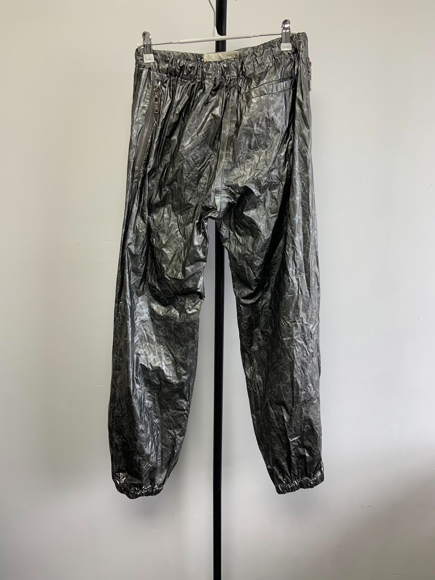Louis Vuitton Louis Vuitton Monogram Metallic Joggers 36 Size 26" / US 2 / IT 38 - 3 Thumbnail