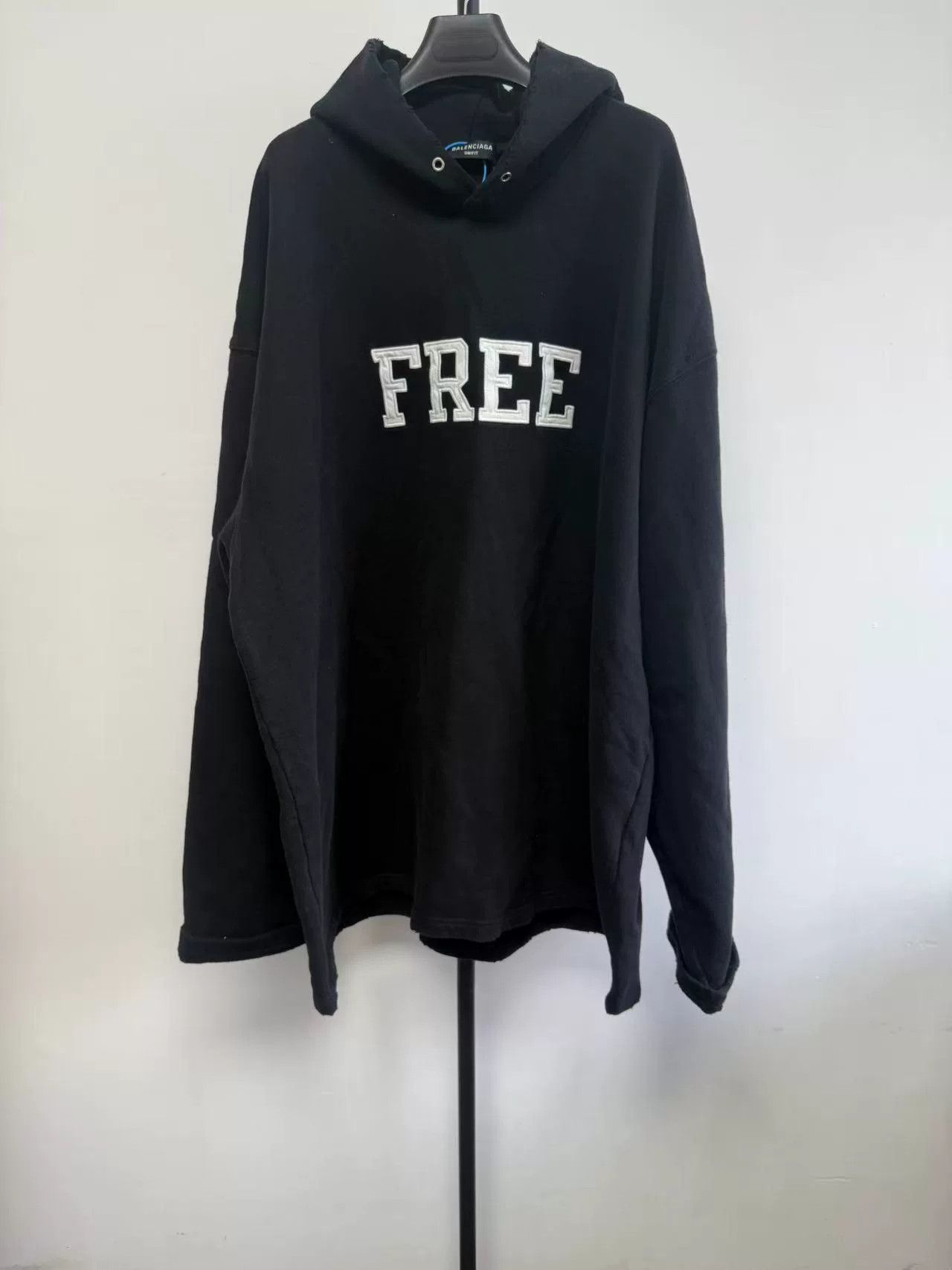Balenciaga Balenciaga FREE Embroidered Hoodie XL Size US XL / EU 56 / 4 - 2 Thumbnail