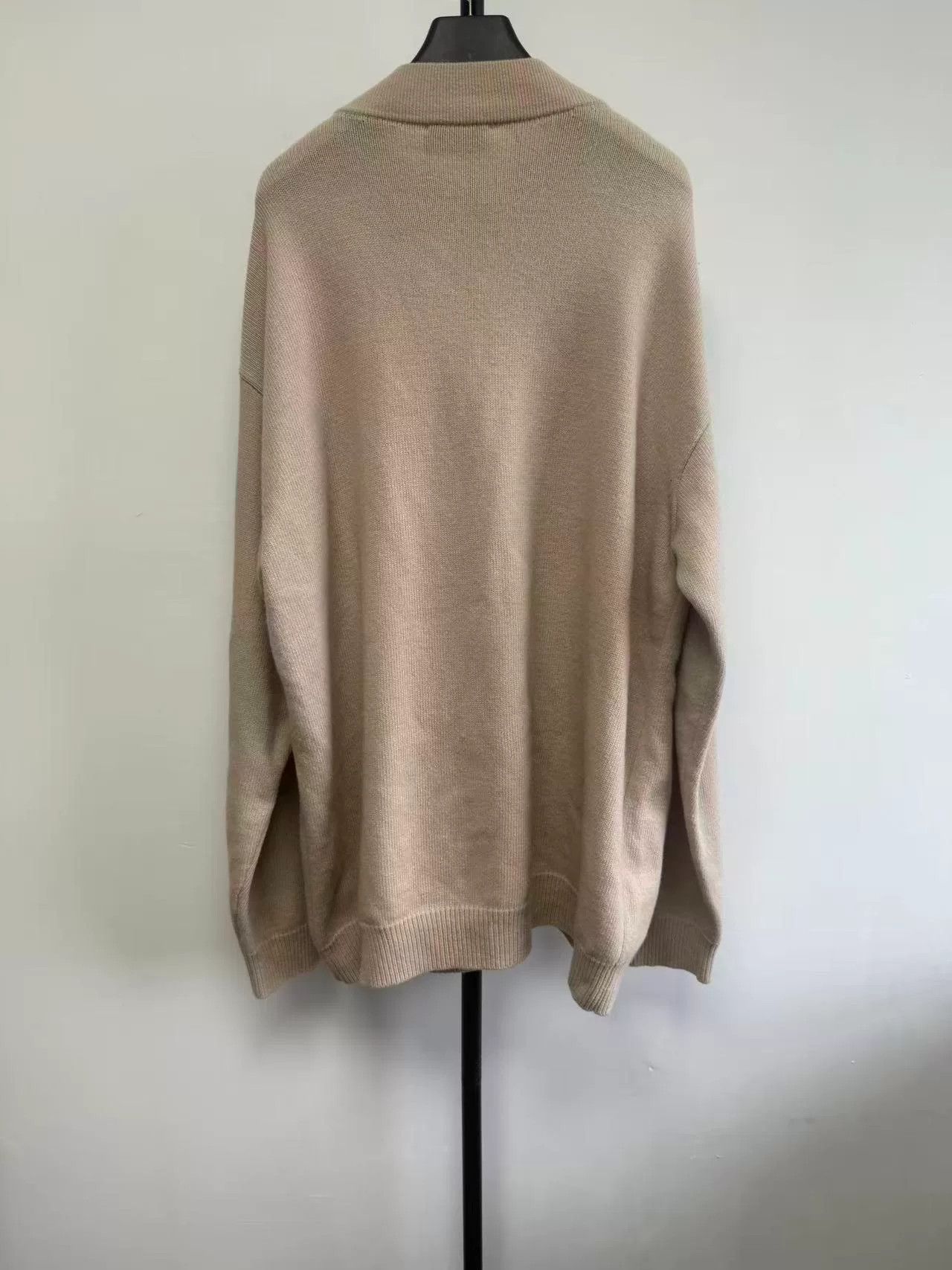 Balenciaga Balenciaga Beige V-Neck Wool Sweater Size XS Size US XS / EU 42 / 0 - 3 Thumbnail