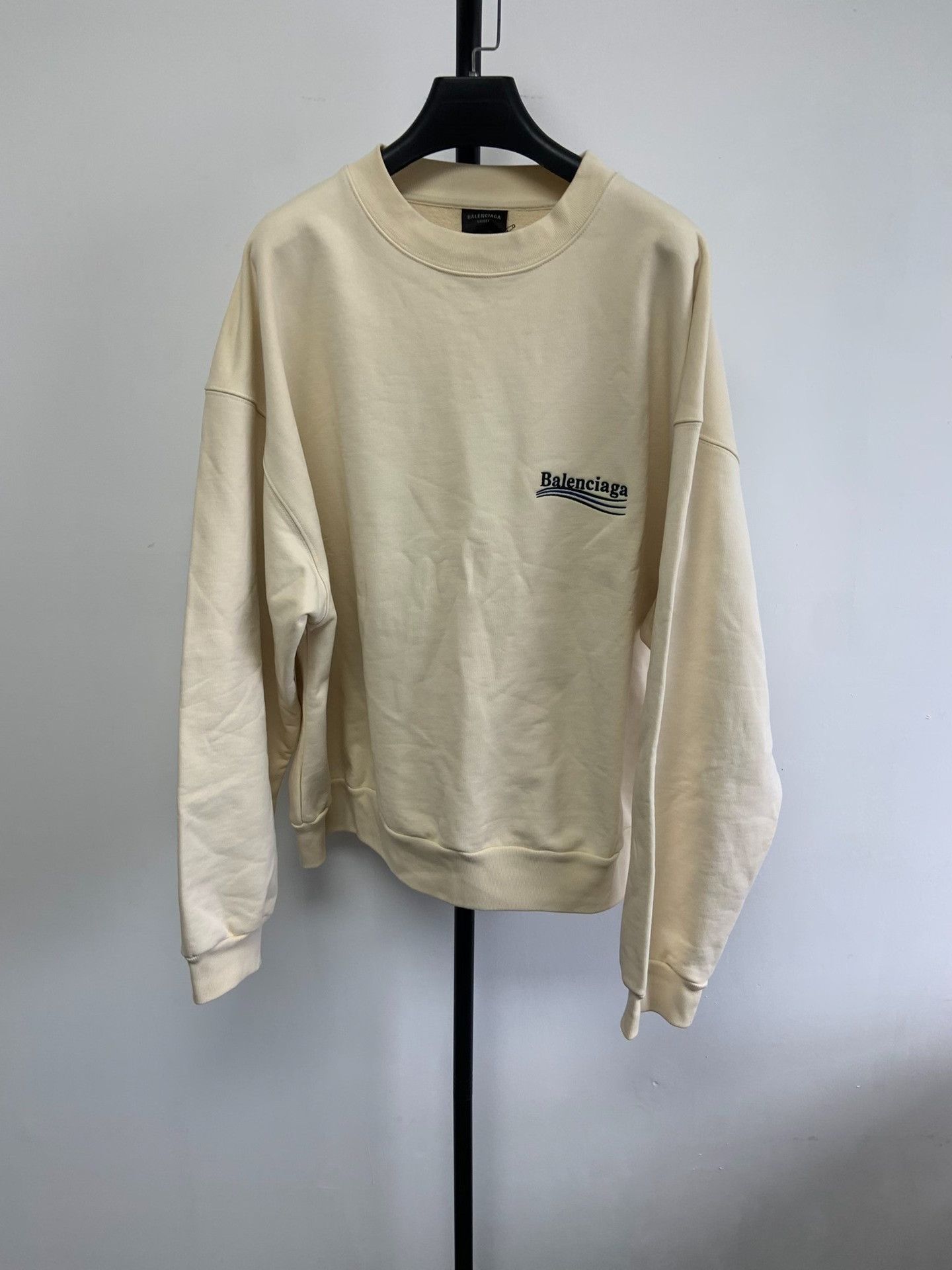 Balenciaga Balenciaga Beige Campaign Logo Sweatshirt L Size L / US 10 / IT 46 - 2 Thumbnail