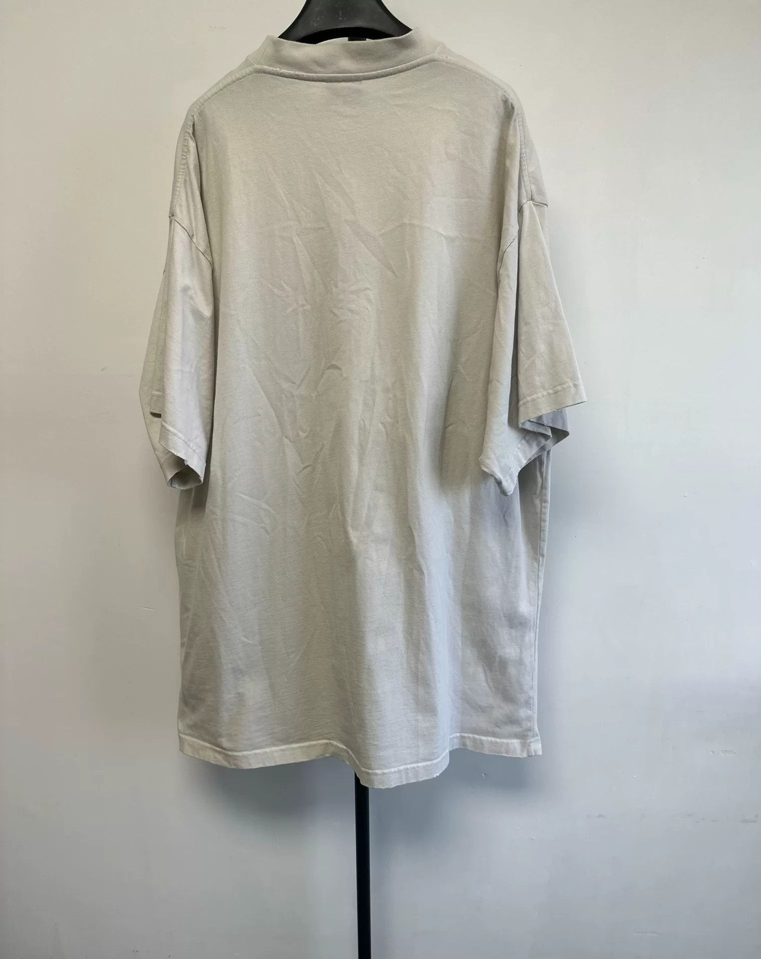 Balenciaga Balenciaga Apple Be Different Print T-Shirt 3 Size US L / EU 52-54 / 3 - 3 Thumbnail