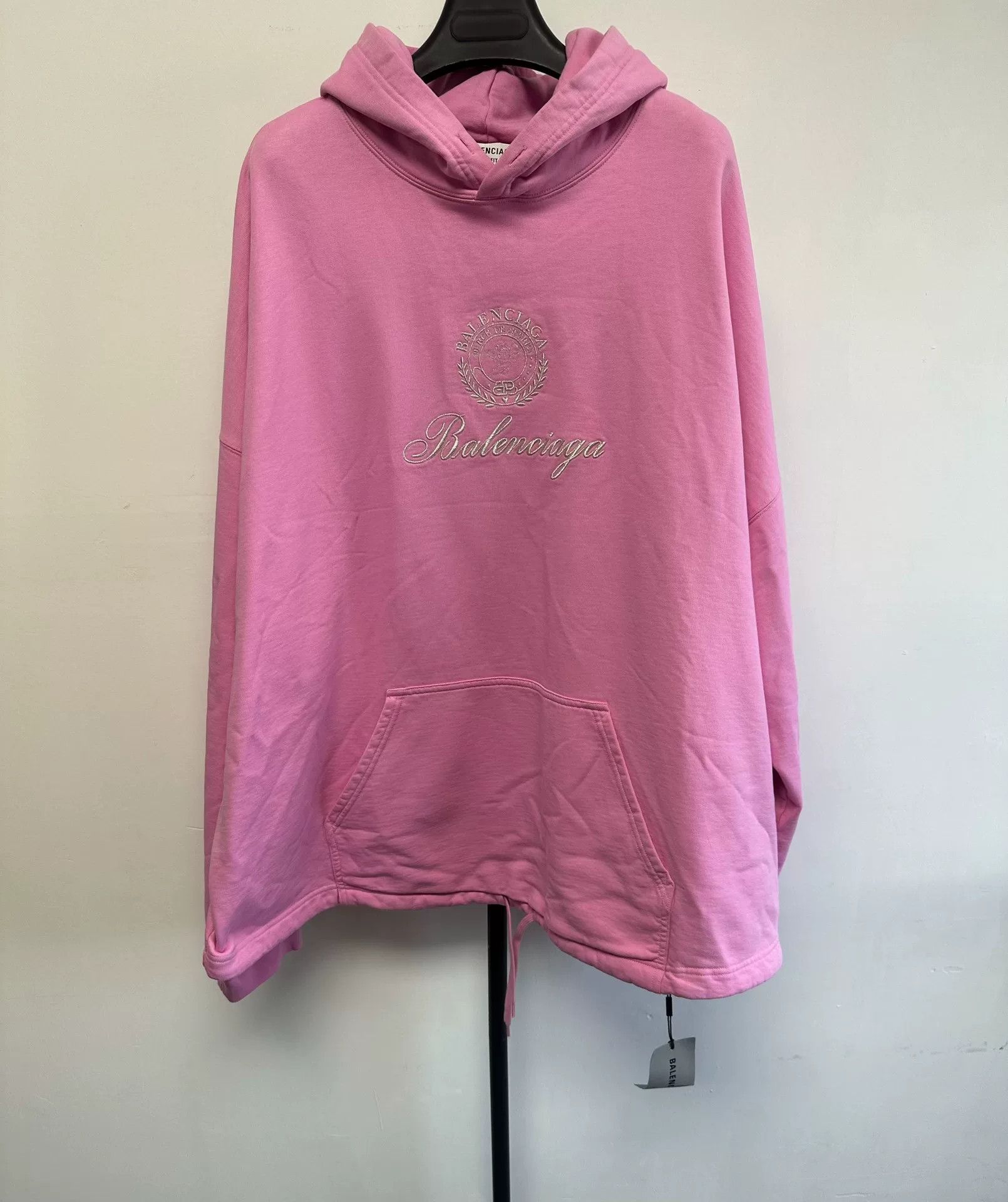 Balenciaga Balenciaga Embroidered Crest Hoodie Pink Size M Size US M / EU 48-50 / 2 - 2 Thumbnail