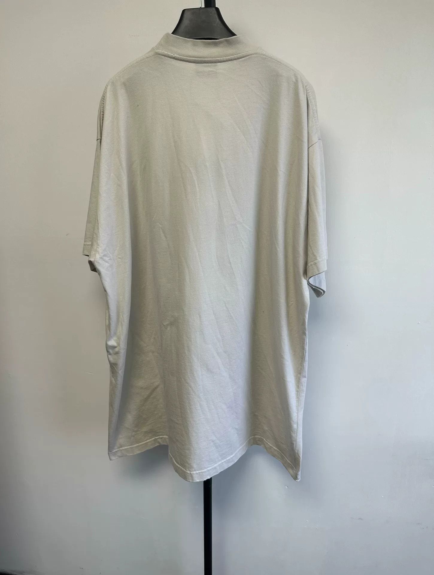 Balenciaga Balenciaga Apple Be Different T-Shirt Size 3 Size US L / EU 52-54 / 3 - 3 Thumbnail