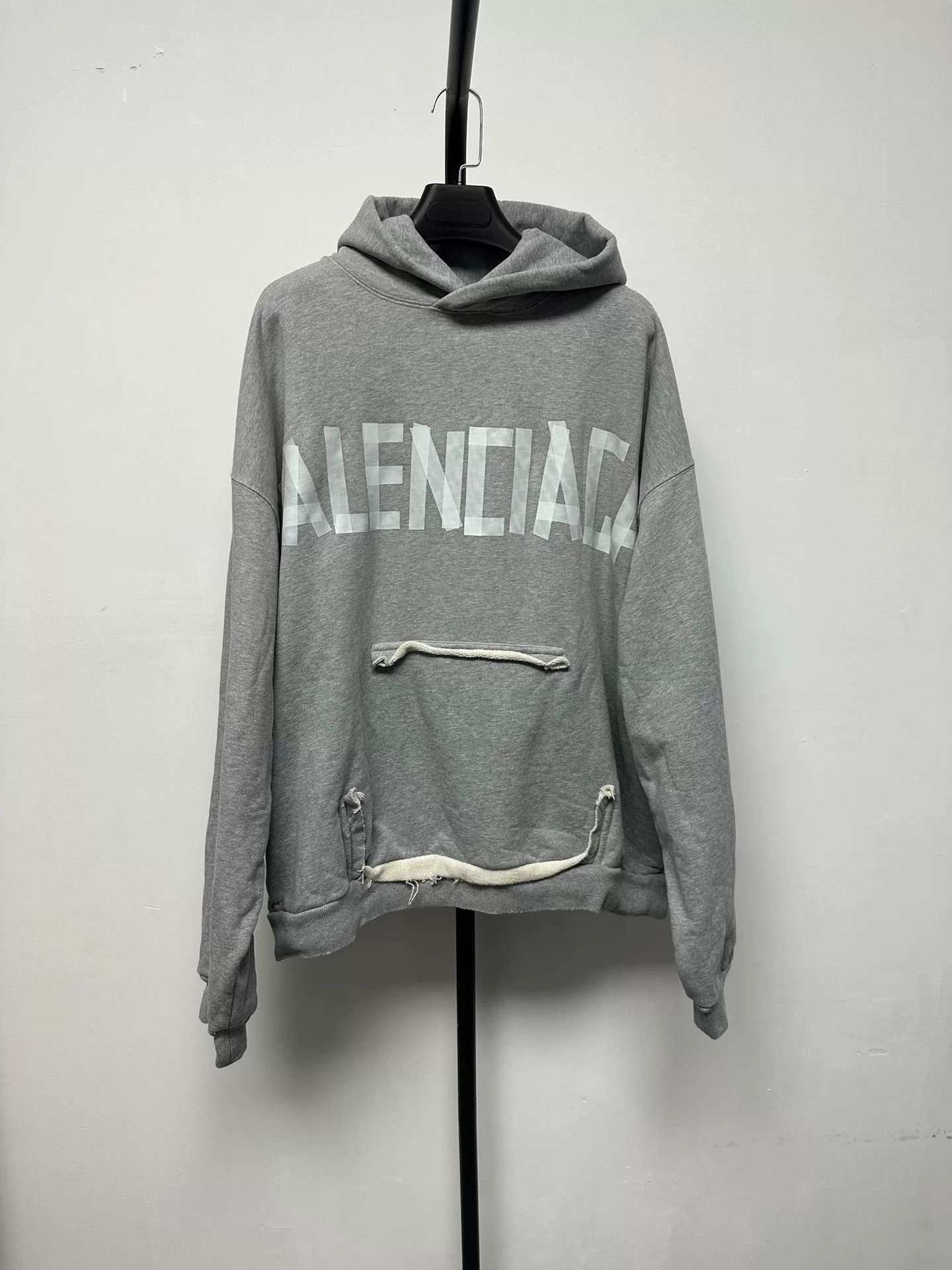 Balenciaga Balenciaga Tape Logo Hoodie Size S Size US S / EU 44-46 / 1 - 2 Thumbnail