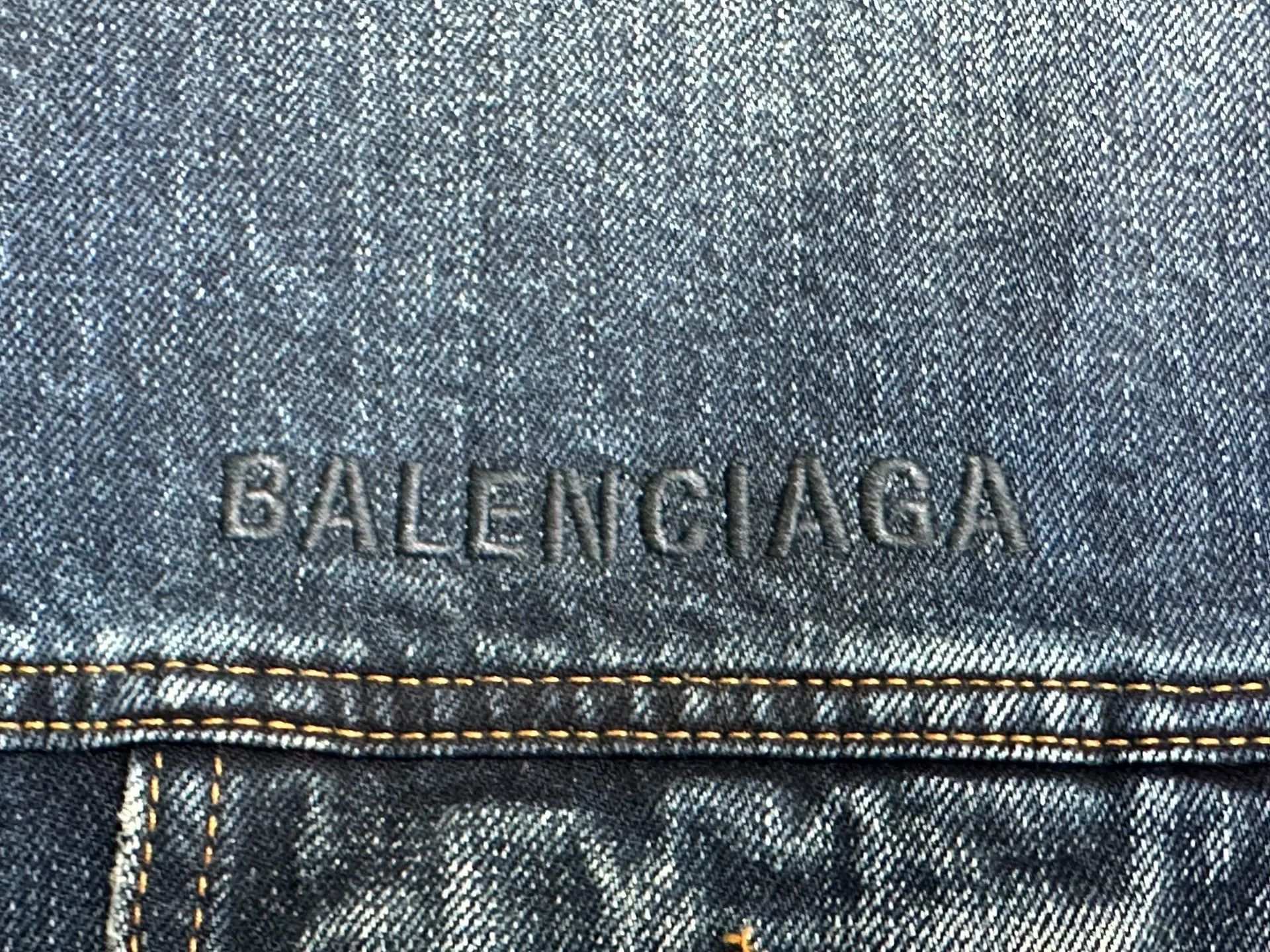 Balenciaga Balenciaga Embroidered Denim Jacket US S Size US S / EU 44-46 / 1 - 4 Thumbnail