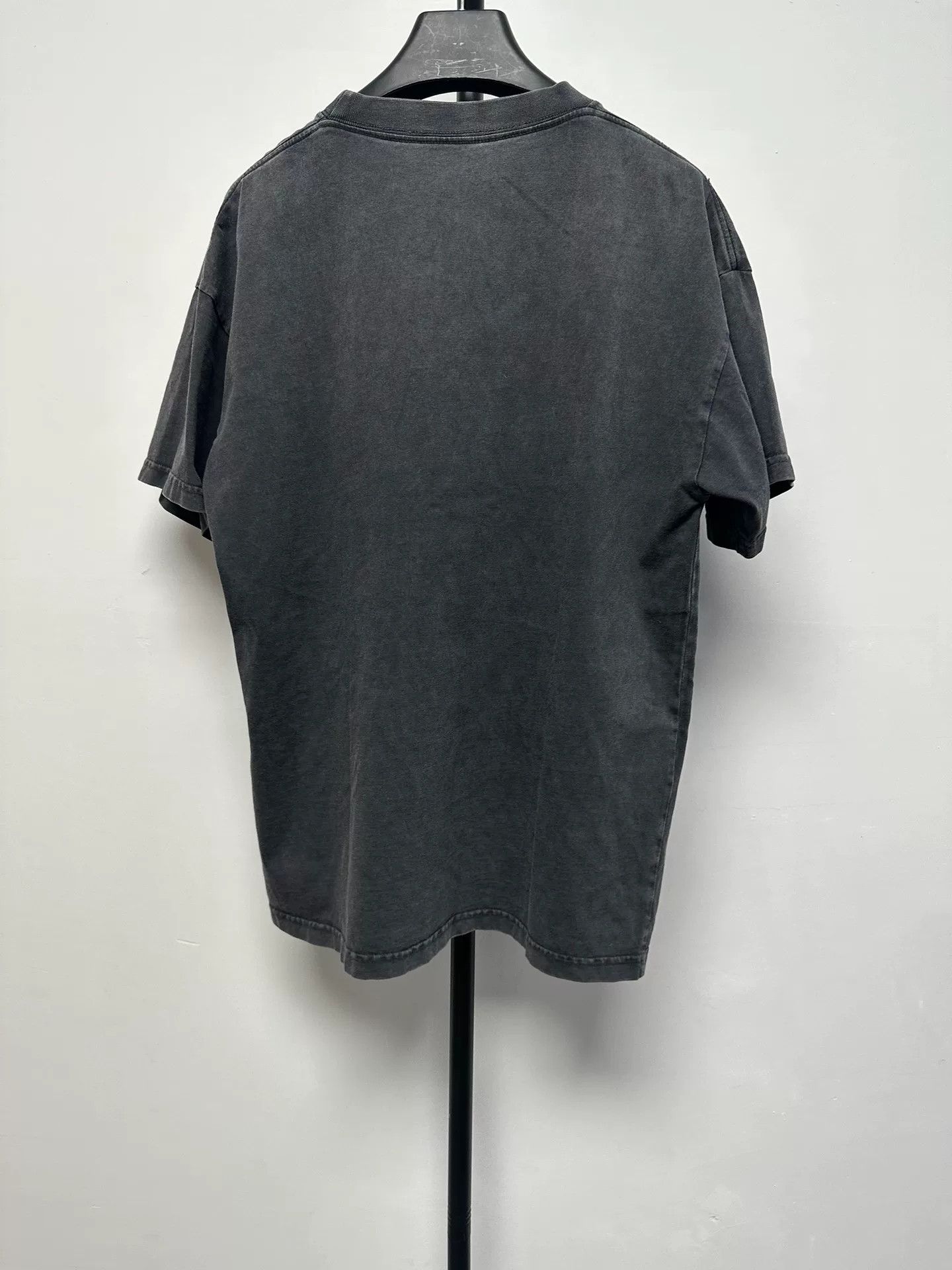 Balenciaga Balenciaga Crest Logo Washed T-Shirt Size XS Size US XS / EU 42 / 0 - 3 Thumbnail