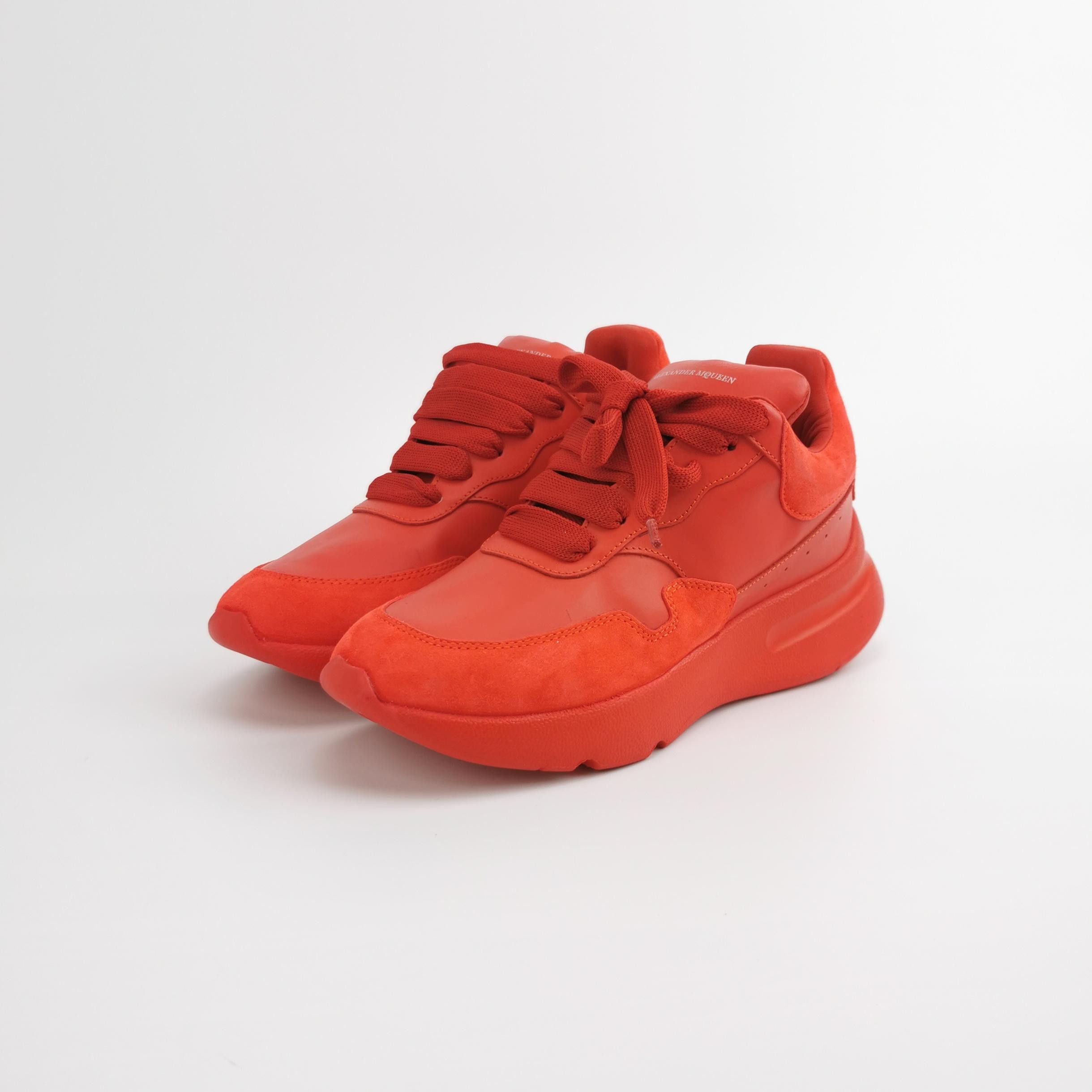 Alexander McQueen Alexander McQueen Women 5 Lowtop Sneakers Size US 5 / IT 35 - 2 Thumbnail
