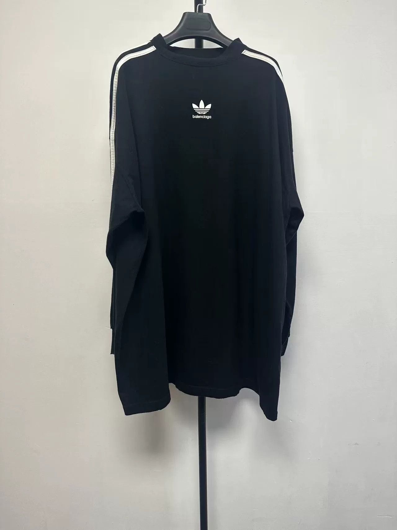 Balenciaga Balenciaga x Adidas Logo Long Sleeve T-Shirt 2 Size US M / EU 48-50 / 2 - 2 Thumbnail