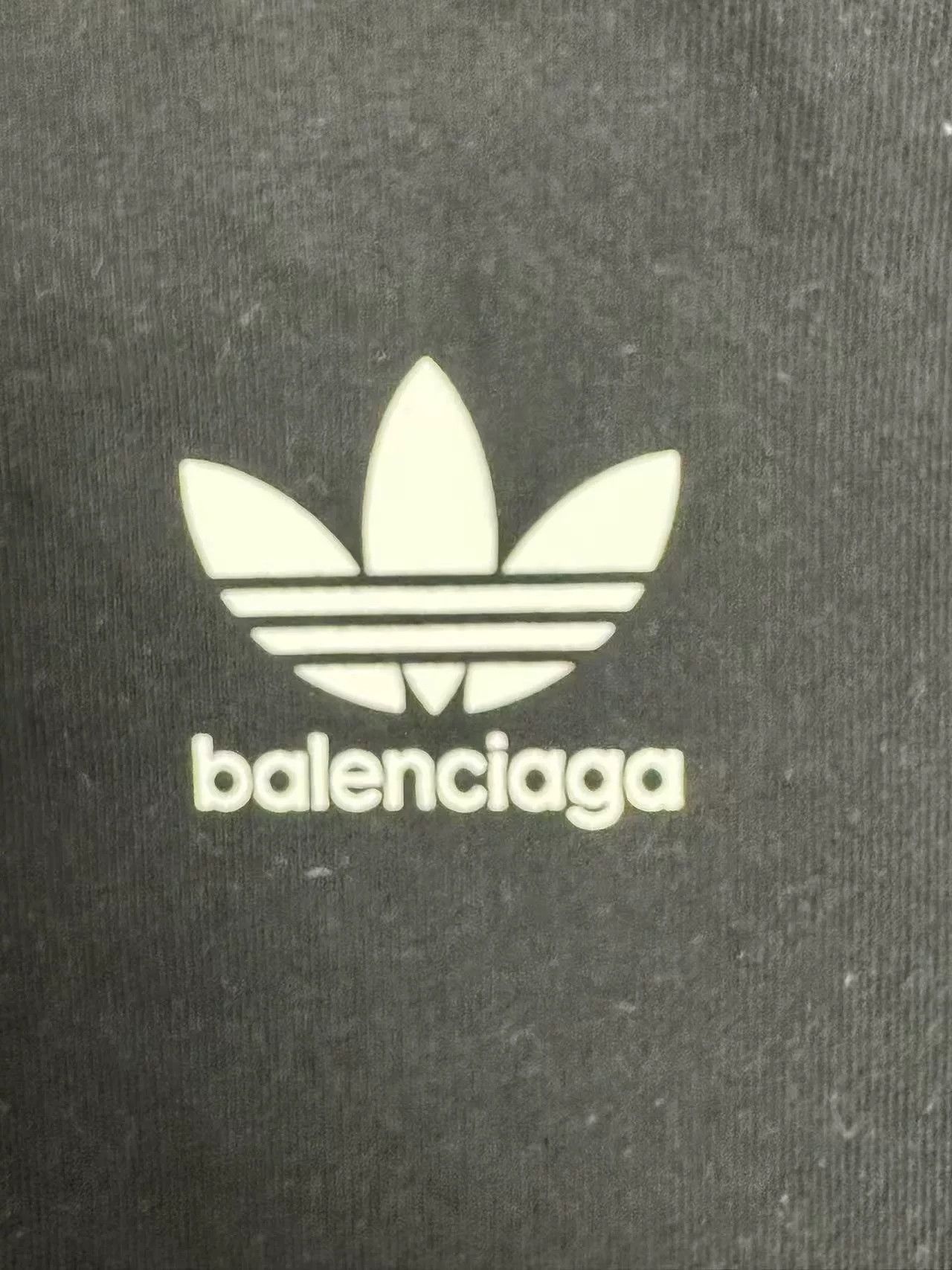 Balenciaga Balenciaga x Adidas Logo Long Sleeve T-Shirt 2 Size US M / EU 48-50 / 2 - 4 Thumbnail