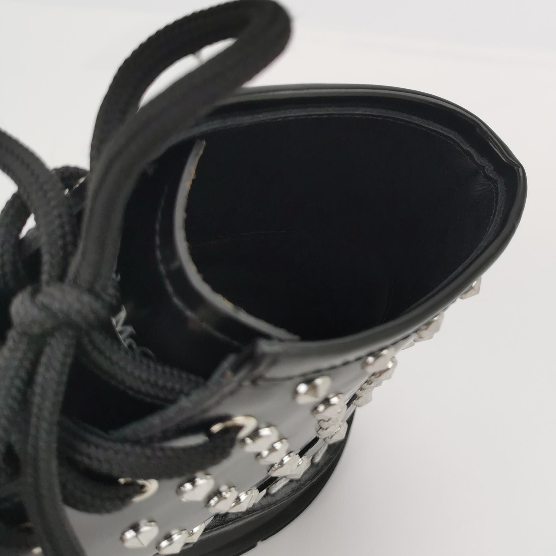 Alexander McQueen Alexander McQueen Women 5 Boots Size US 5 / IT 35 - 8 Thumbnail