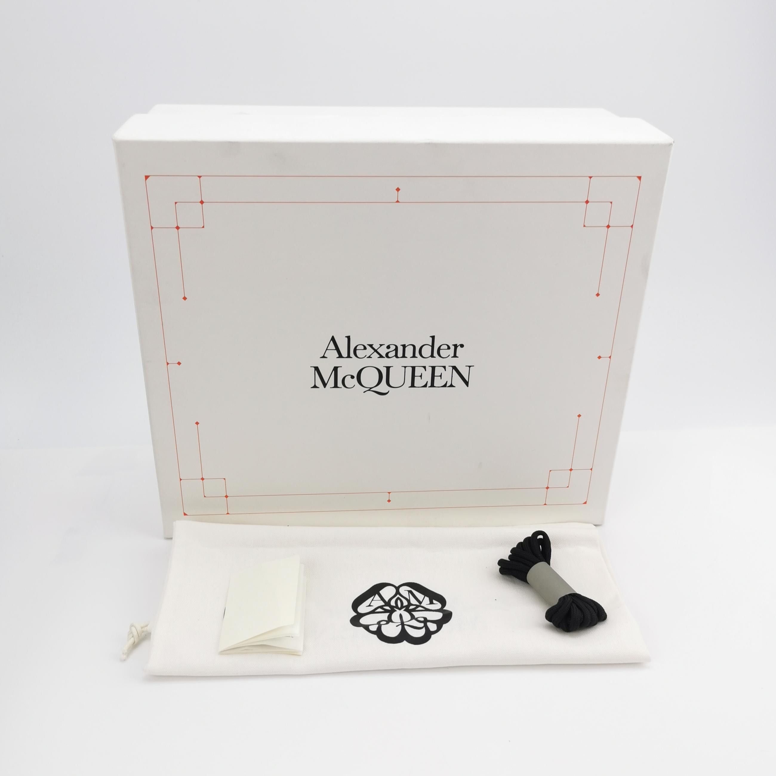 Alexander McQueen Alexander McQueen Women 5 Boots Size US 5 / IT 35 - 9 Thumbnail