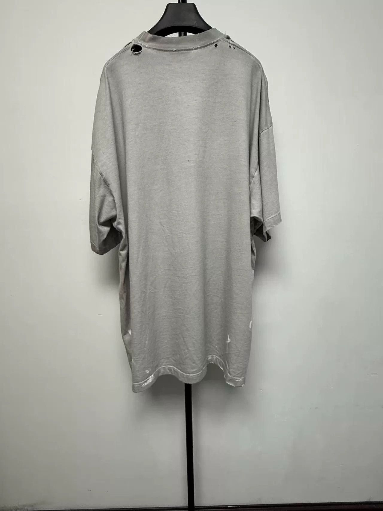 Balenciaga Balenciaga Metal Logo Distressed T-Shirt Size 3 Size US L / EU 52-54 / 3 - 3 Thumbnail