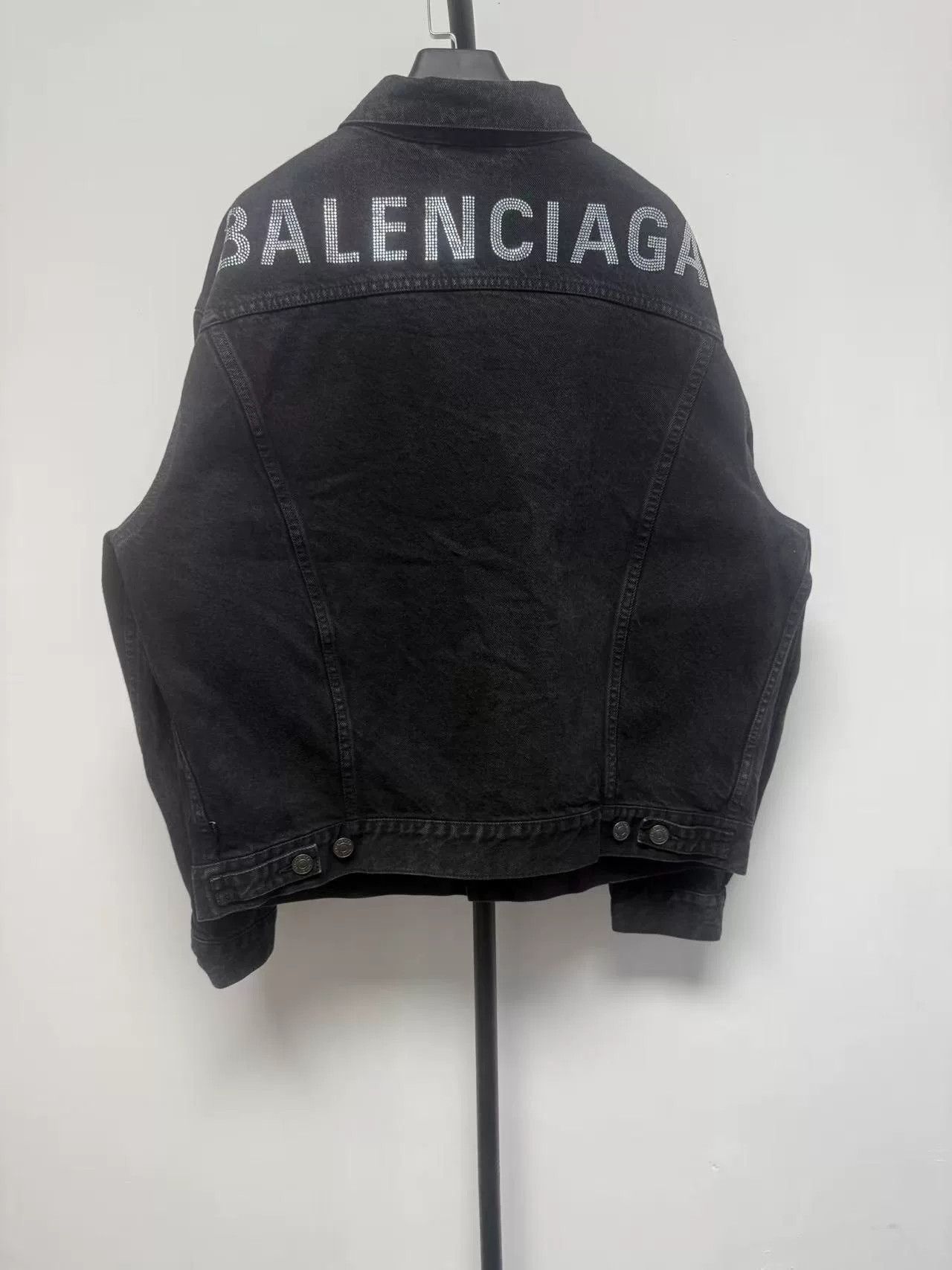 Balenciaga Balenciaga Rhinestone Logo Denim Jacket 36 Size XS / US 0-2 / IT 36-38 - 2 Thumbnail