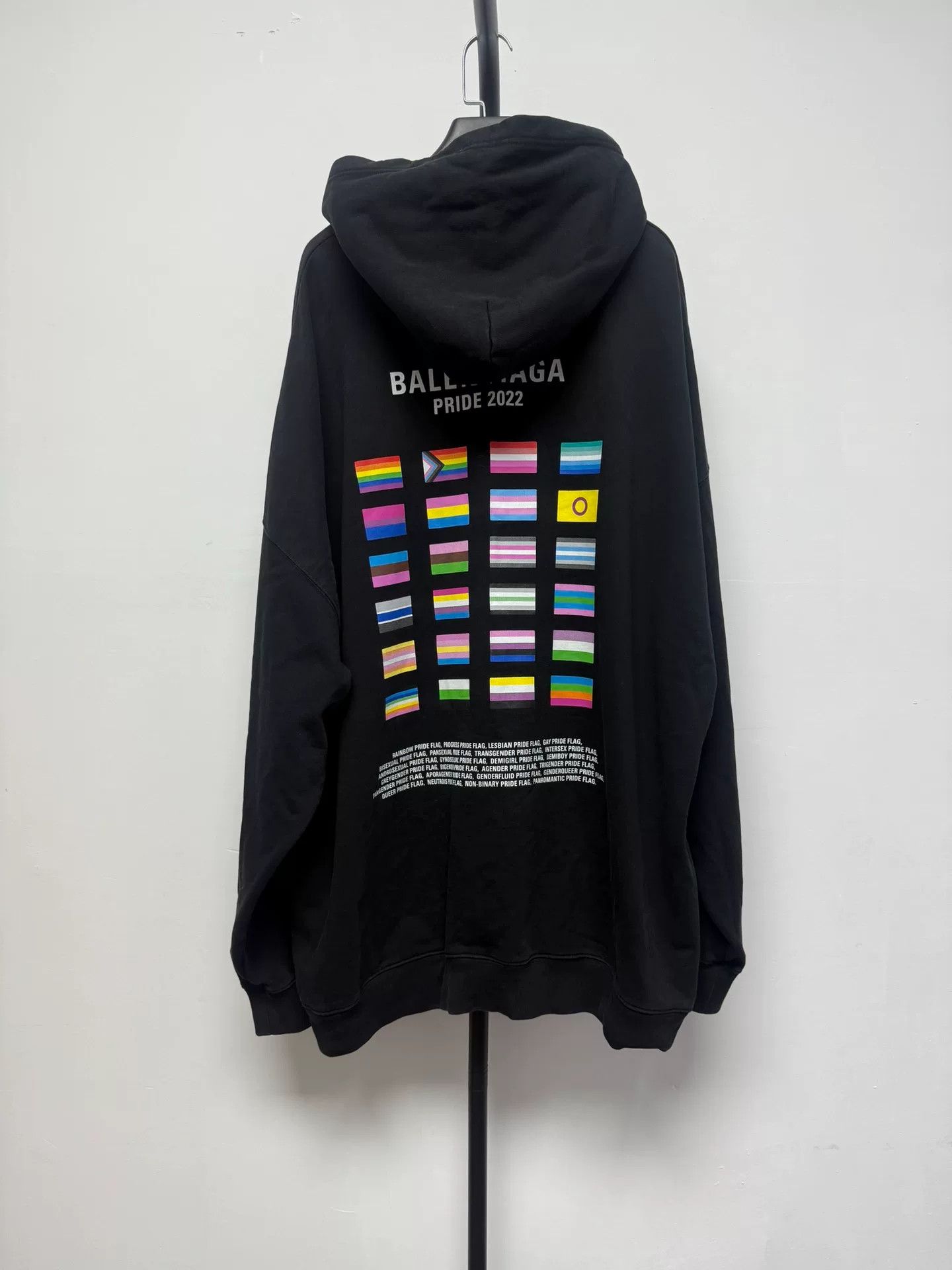 Balenciaga Balenciaga Pride 2022 Multi Flag Graphic Hoodie Size S Size US S / EU 44-46 / 1 - 3 Thumbnail