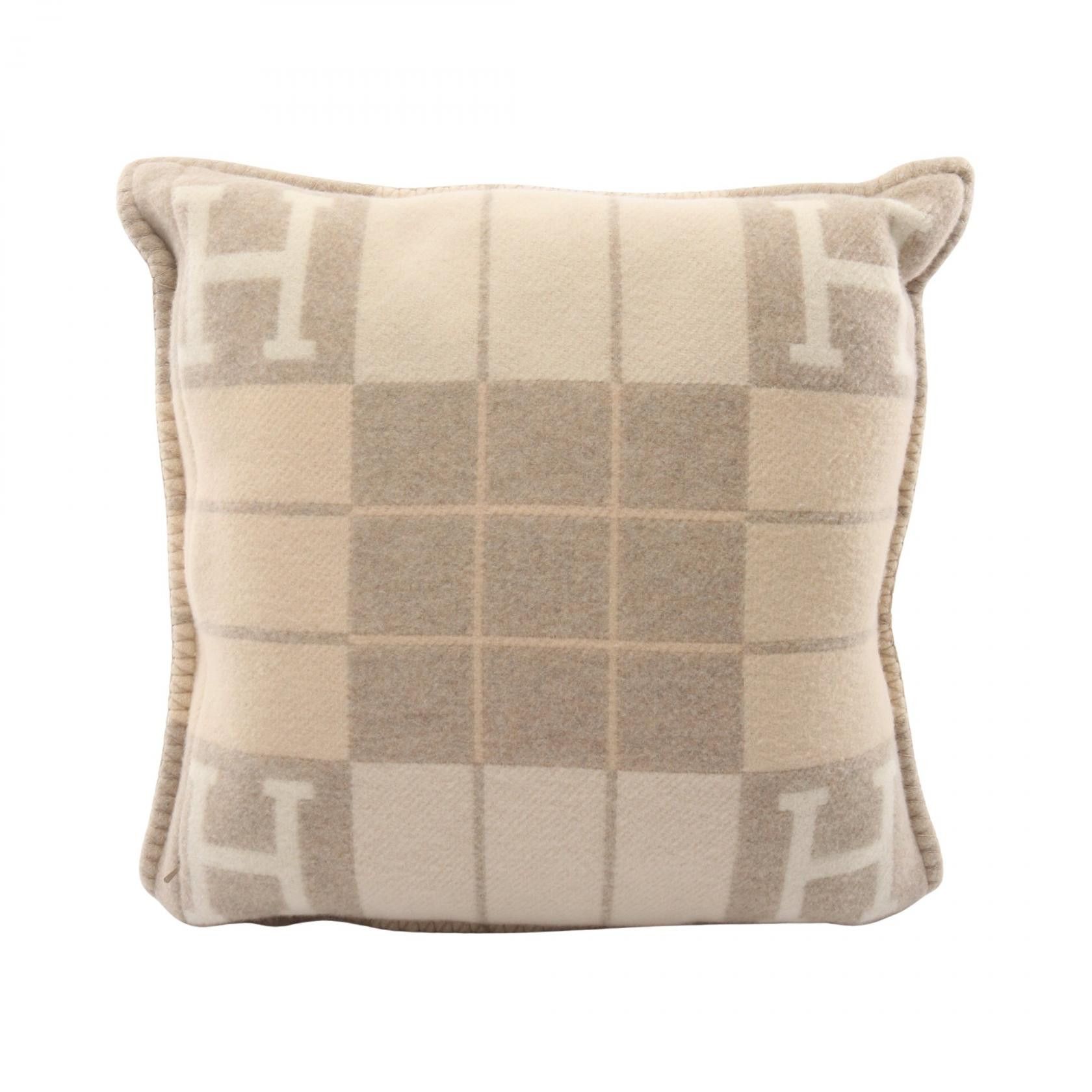 Hermes Hermes Hermes Avalon III PM Cococamomille Wool Cashmere Cushion Textile Other DUTY FREE for USA Size ONE SIZE - 2 Thumbnail