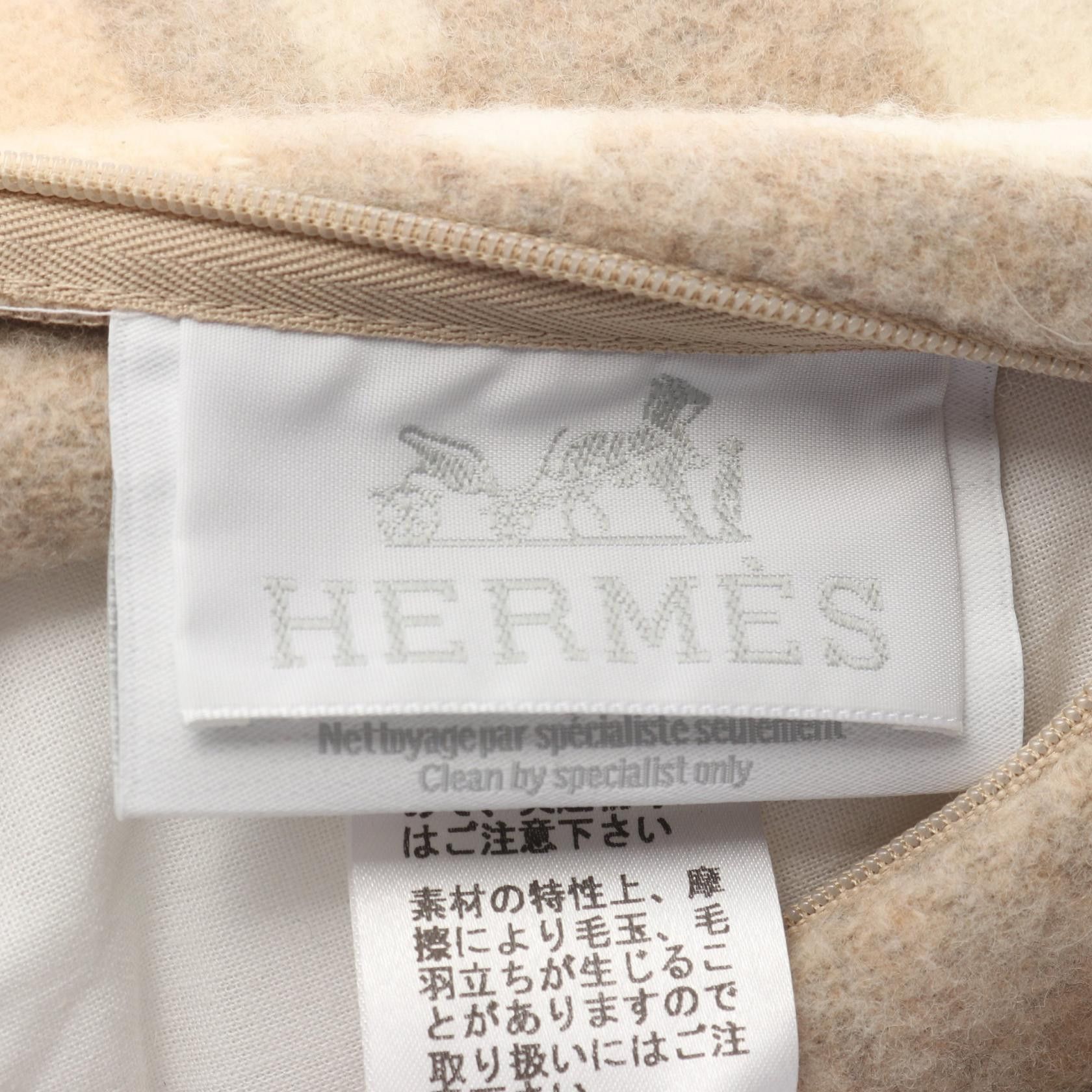 Hermes Hermes Hermes Avalon III PM Cococamomille Wool Cashmere Cushion Textile Other DUTY FREE for USA Size ONE SIZE - 3 Thumbnail
