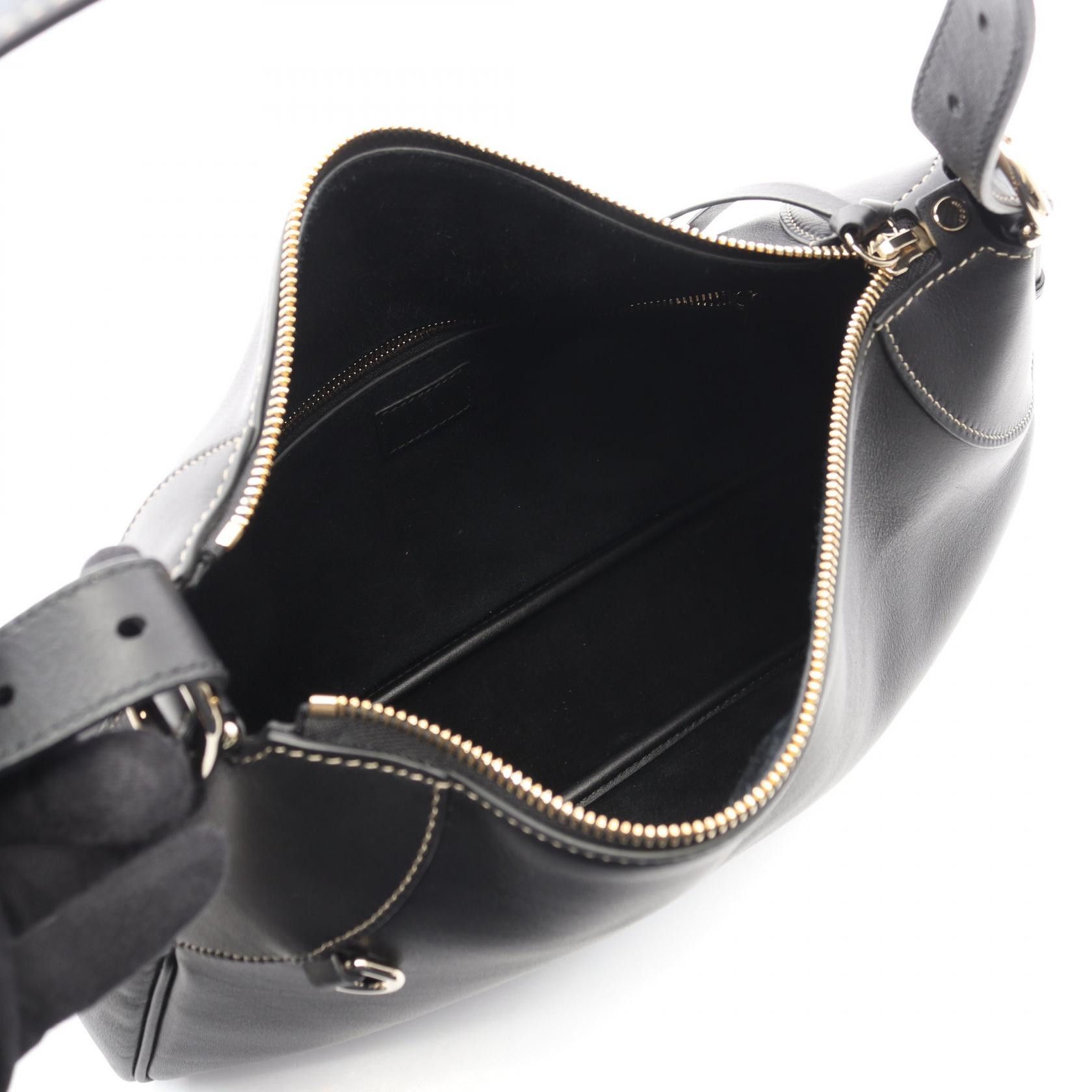 Gucci Gucci Gucci GG Emblem Leather Shoulder Bag Leather Shoulder Bag 815217 DUTY FREE for USA Size ONE SIZE - 3 Thumbnail