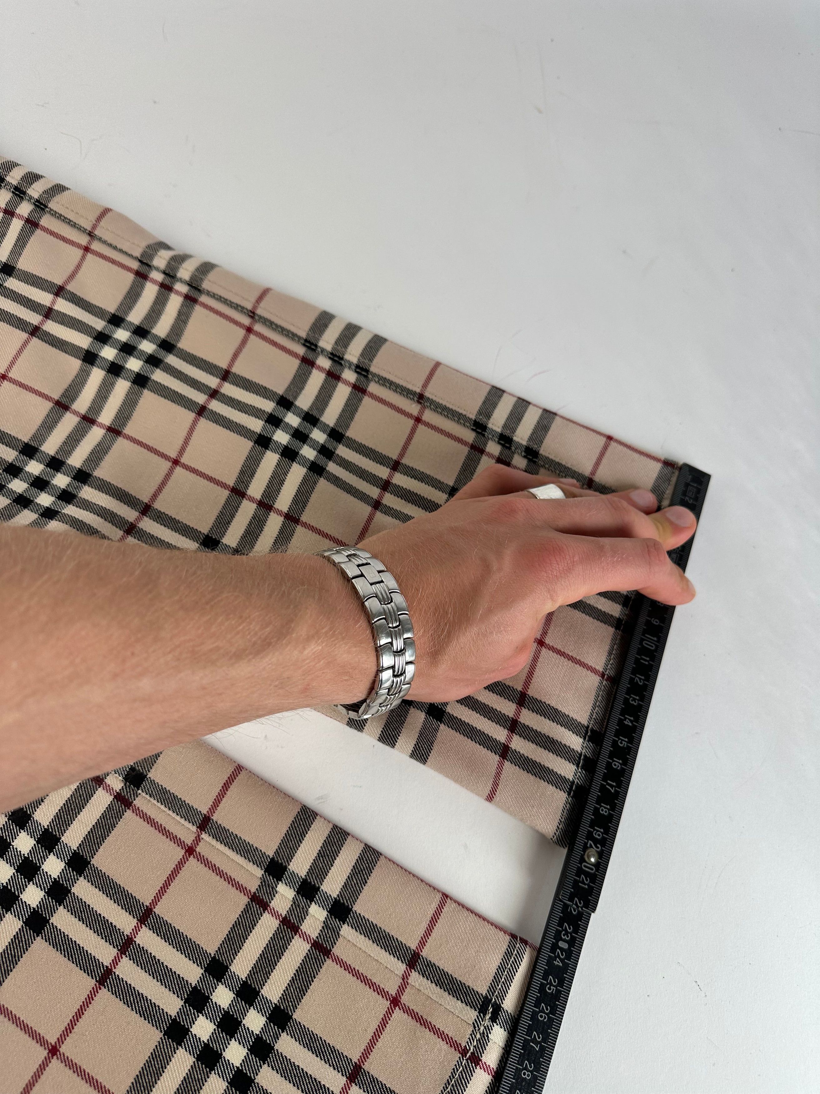 Burberry Vintage Nova Check Wool Flared Trousers Beige XS Size 24" / US 00 / IT 34 - 11 Thumbnail