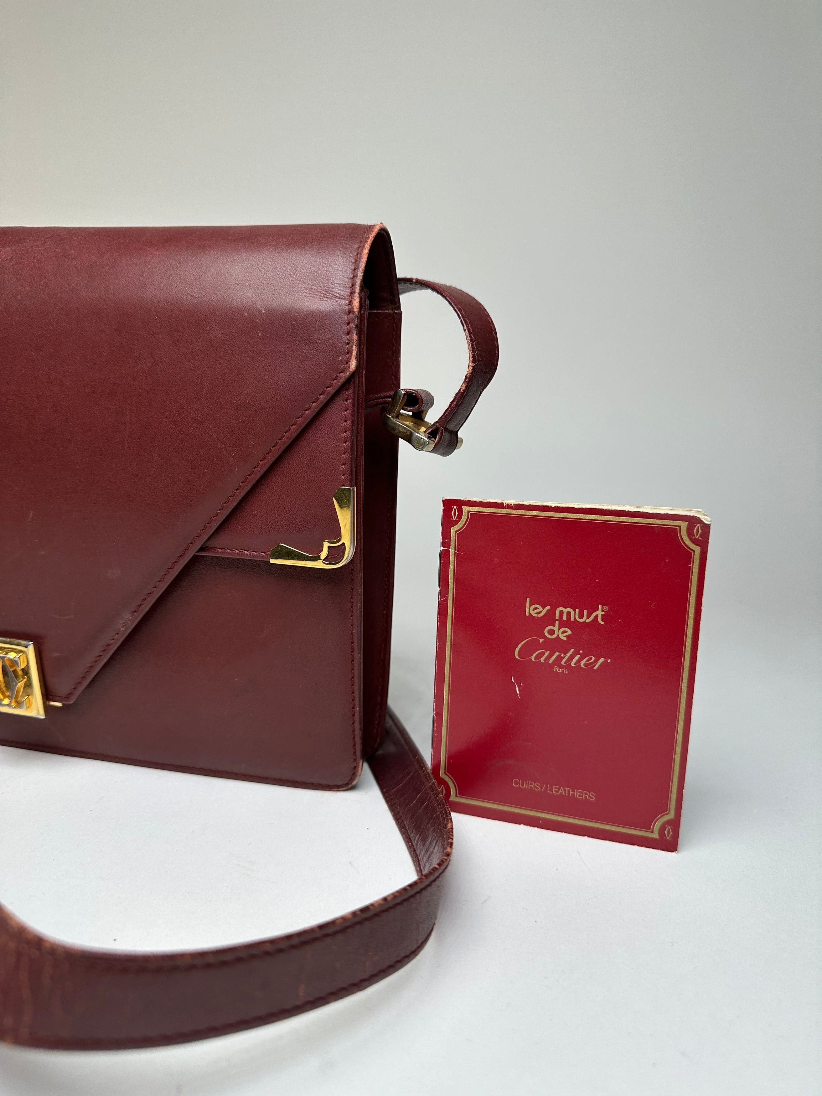 Cartier Vintage Must Envelope Shoulder Bag Leather Burgundy Size ONE SIZE - 4 Thumbnail