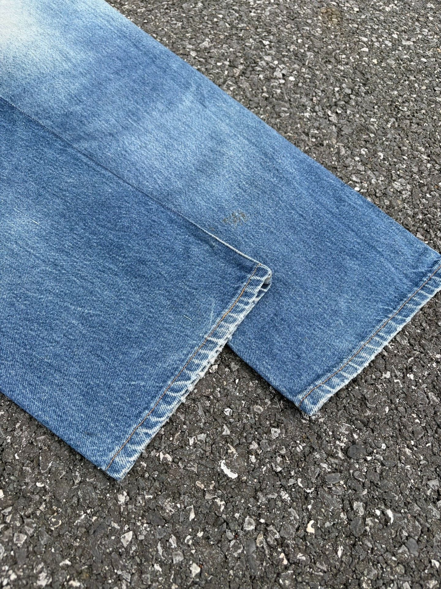 Vintage Vintage 90s Levi's 501 Blue Jeans Size US 31 - 8 Thumbnail