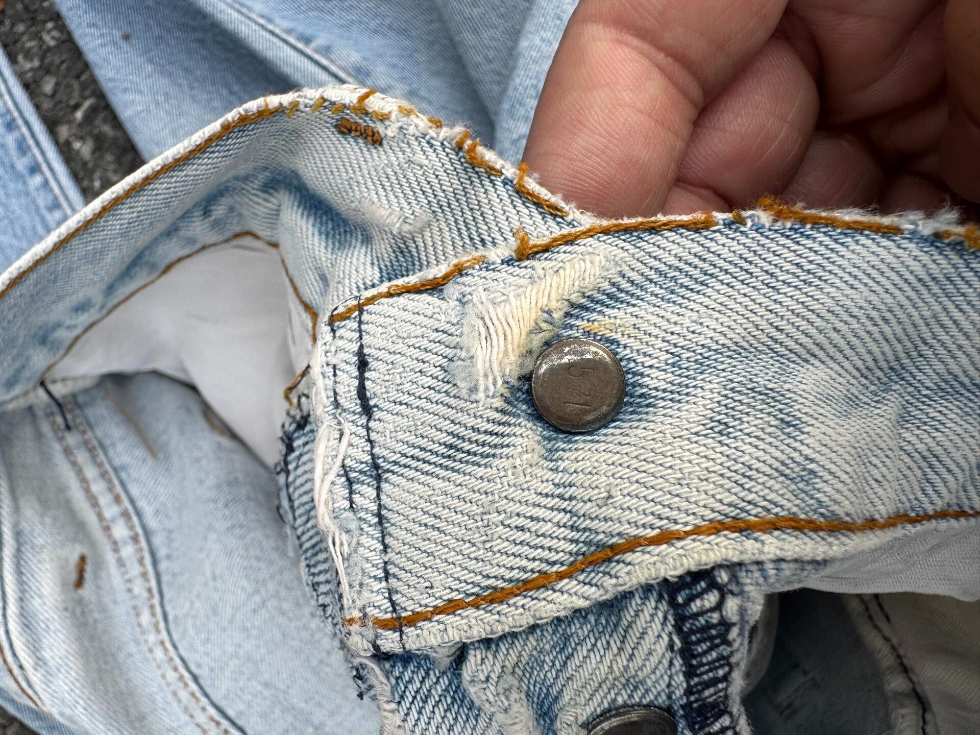 Vintage Vintage Levi's 501 90s USA Size US 32 / EU 48 - 4 Thumbnail
