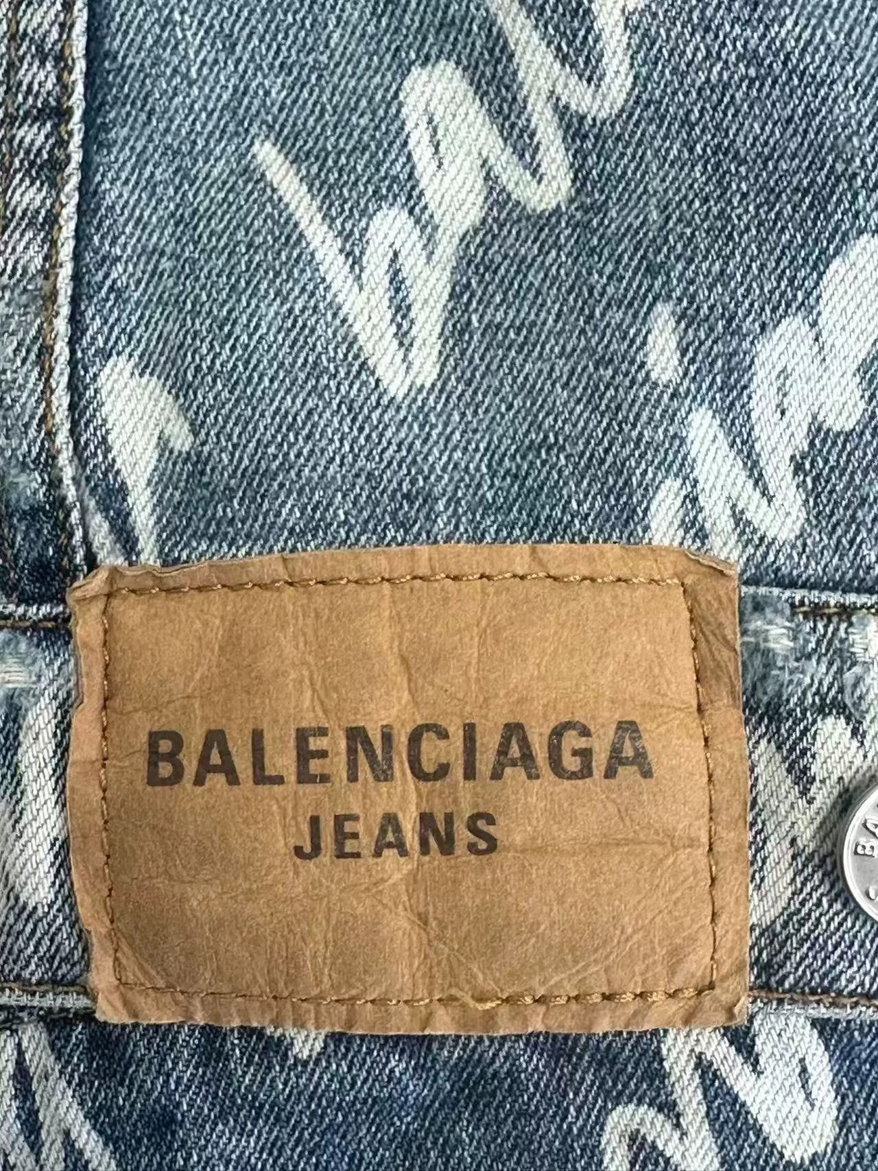 Balenciaga Balenciaga All-Over Logo Denim Jacket Size 1 Size US S / EU 44-46 / 1 - 4 Thumbnail