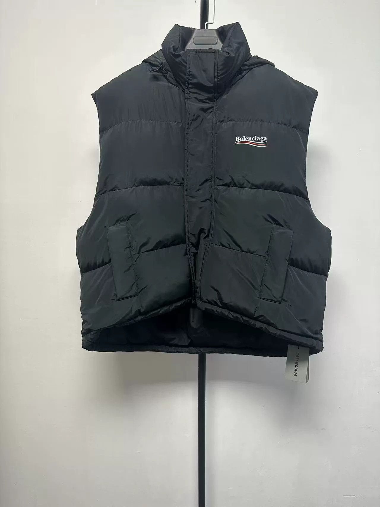 Balenciaga Balenciaga Logo Print Puffer Vest EU 48 Size US M / EU 48-50 / 2 - 2 Thumbnail