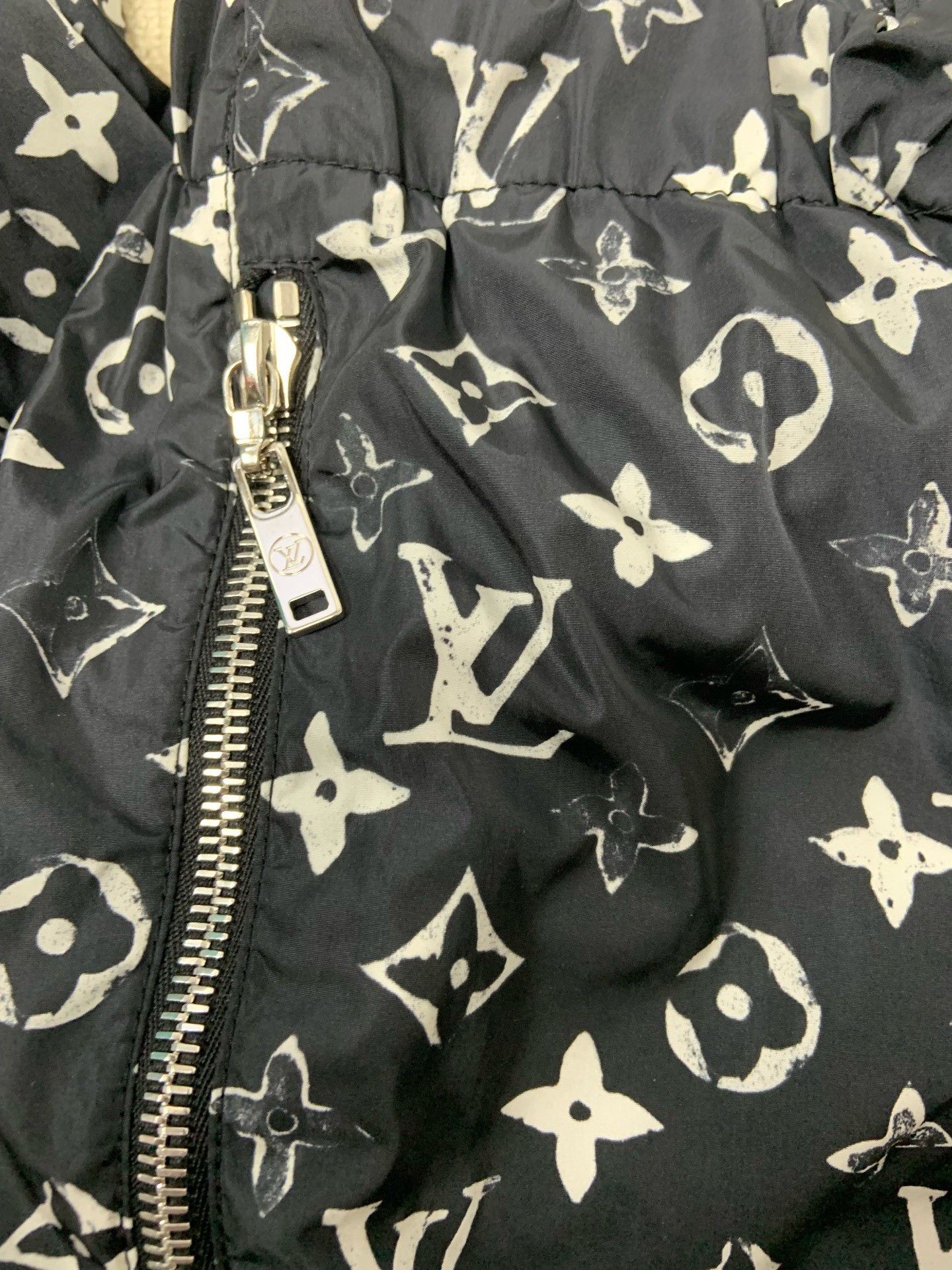 Louis Vuitton Louis Vuitton Stencil Monogram Joggers 28 Size 28" / US 6 / IT 42 - 4 Thumbnail