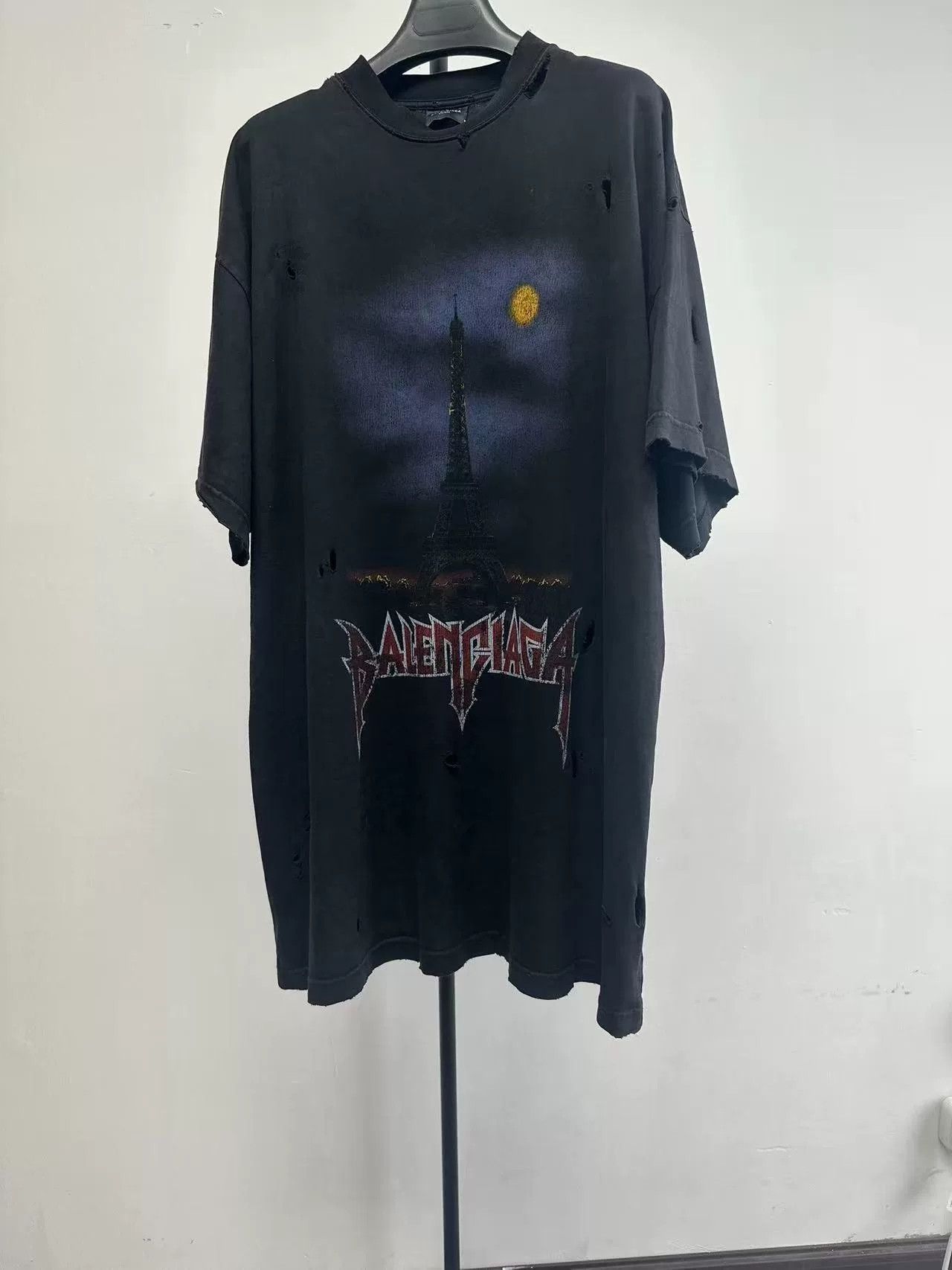 Balenciaga Balenciaga Paris Eiffel Tower Distressed T-Shirt US M Size US M / EU 48-50 / 2 - 2 Thumbnail