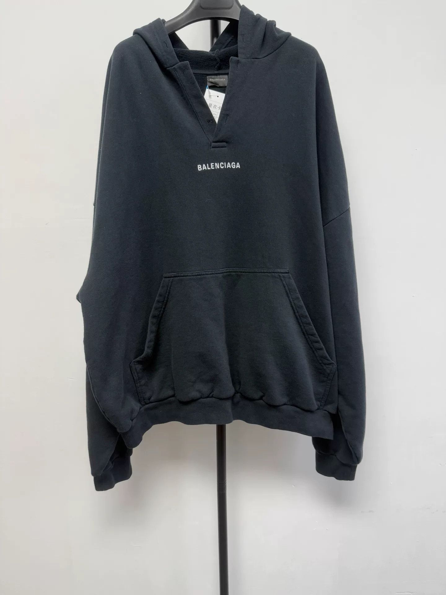 Balenciaga Balenciaga Embroidered Logo Hoodie M Size US M / EU 48-50 / 2 - 2 Thumbnail