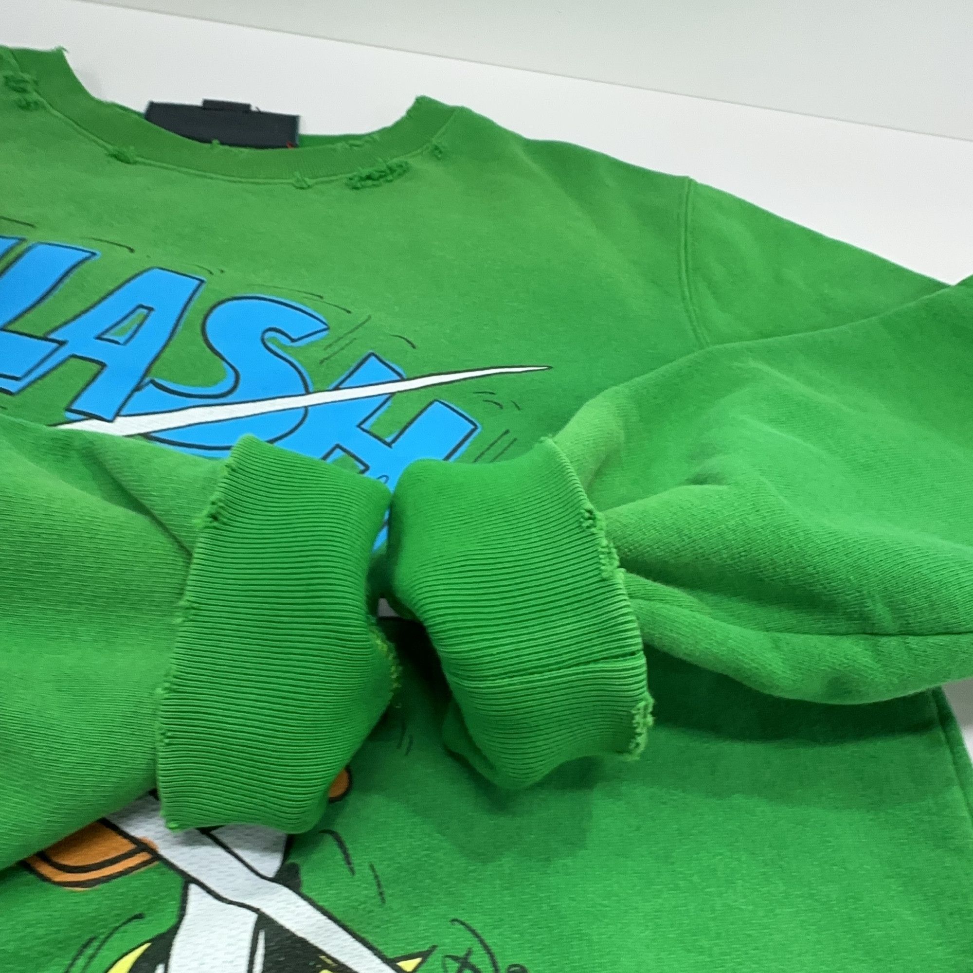 Gucci Gucci x Disney Distressed Donald Sweatshirt S Size S / US 4 / IT 40 - 11 Thumbnail