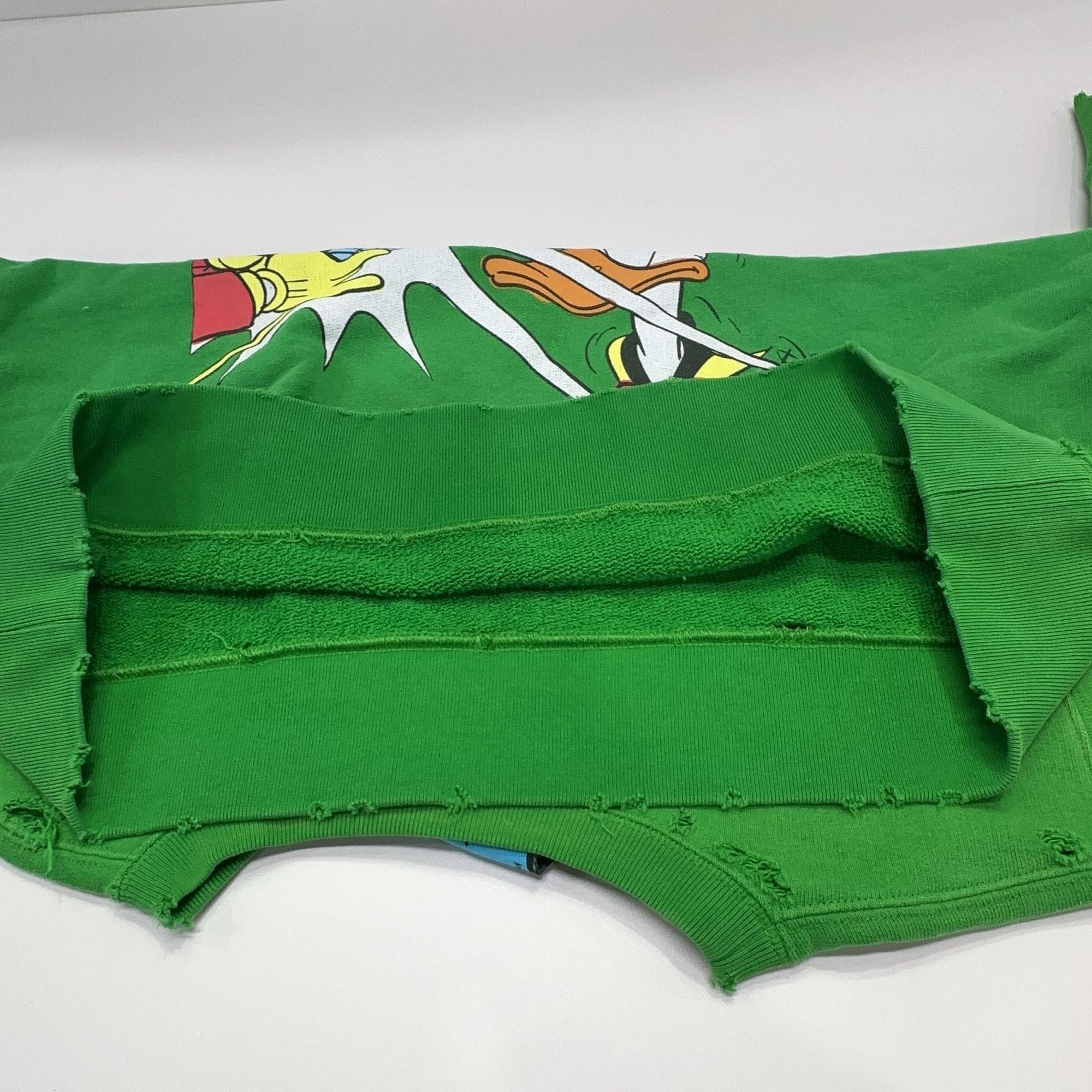 Gucci Gucci x Disney Distressed Donald Sweatshirt S Size S / US 4 / IT 40 - 9 Thumbnail