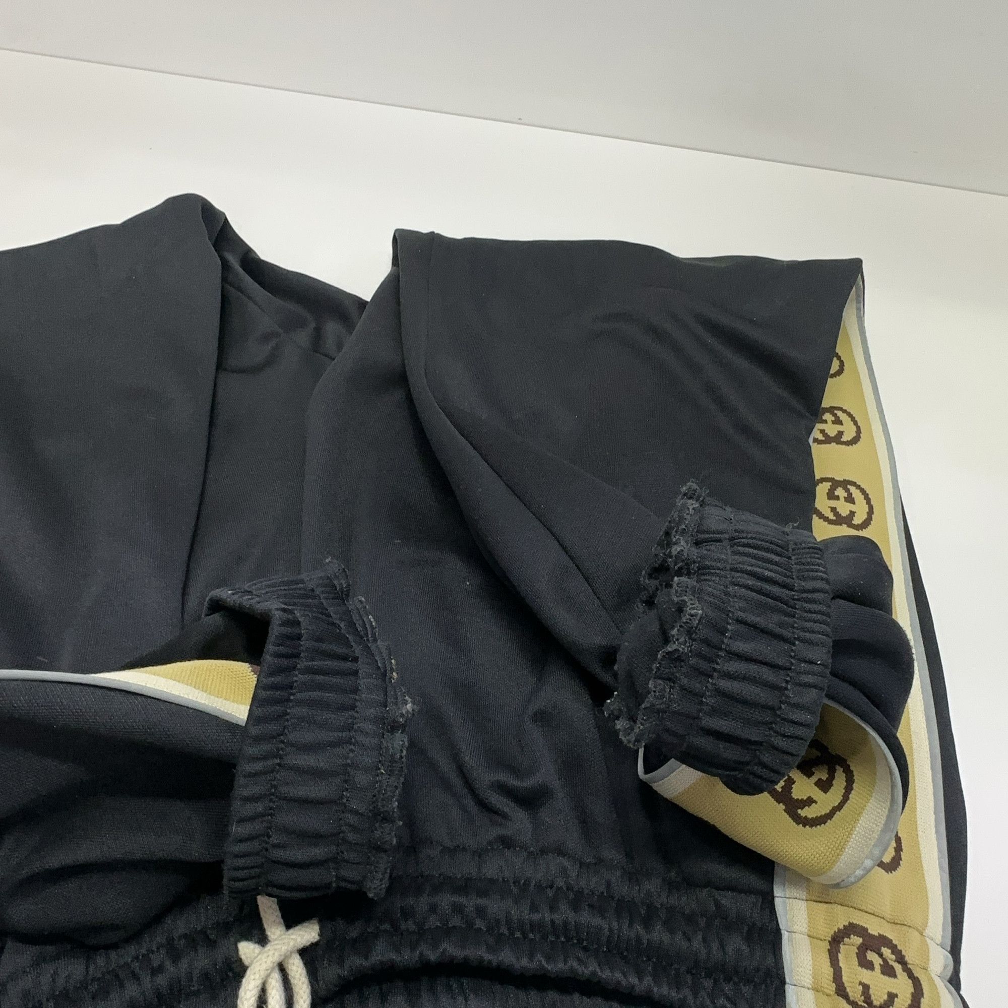Gucci Gucci Side Logo Tape Knit Sweatpants Size M Size US 32 / EU 48 - 11 Thumbnail