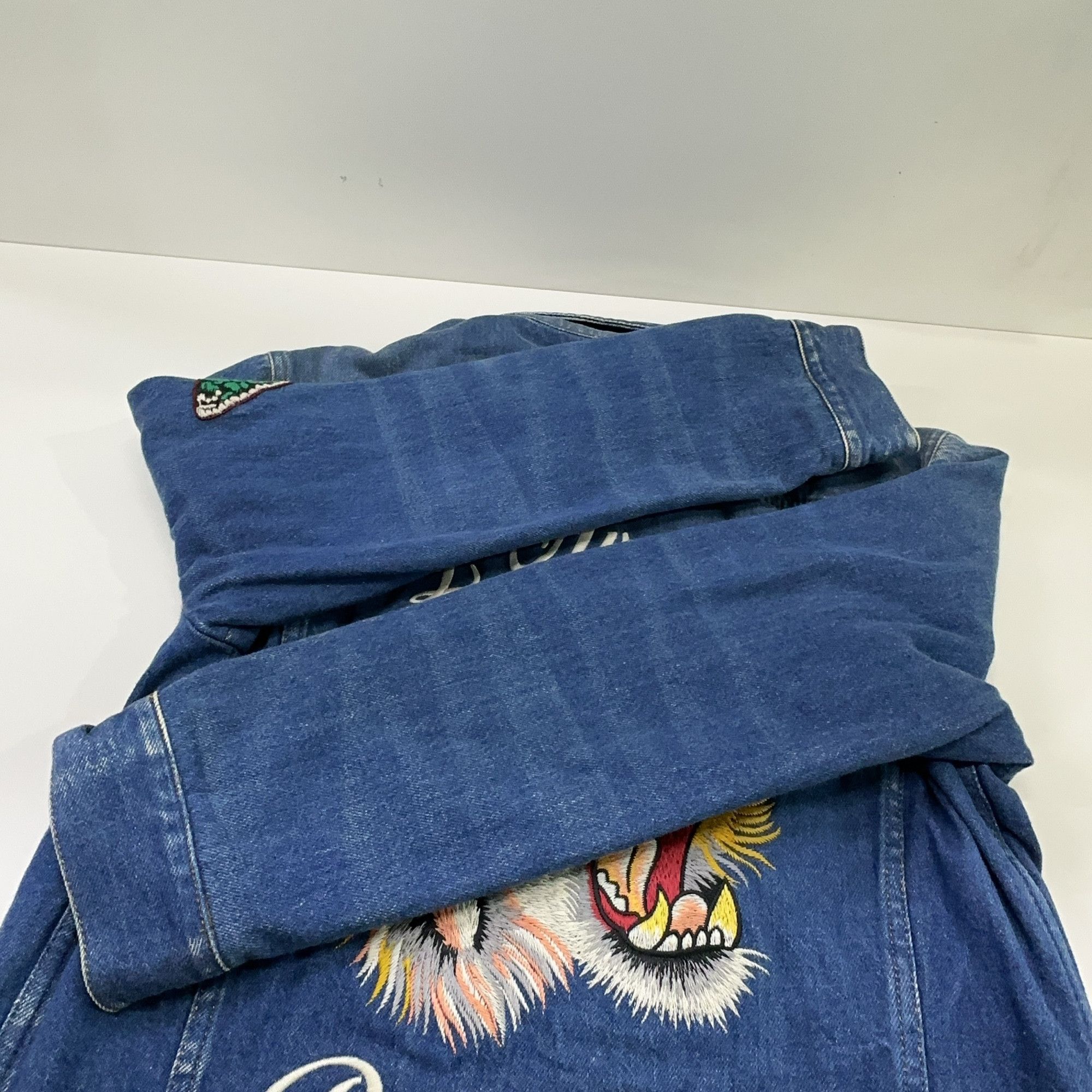 Gucci Gucci Tiger Embroidered Denim Jacket Size 46 Size US S / EU 44-46 / 1 - 14 Thumbnail
