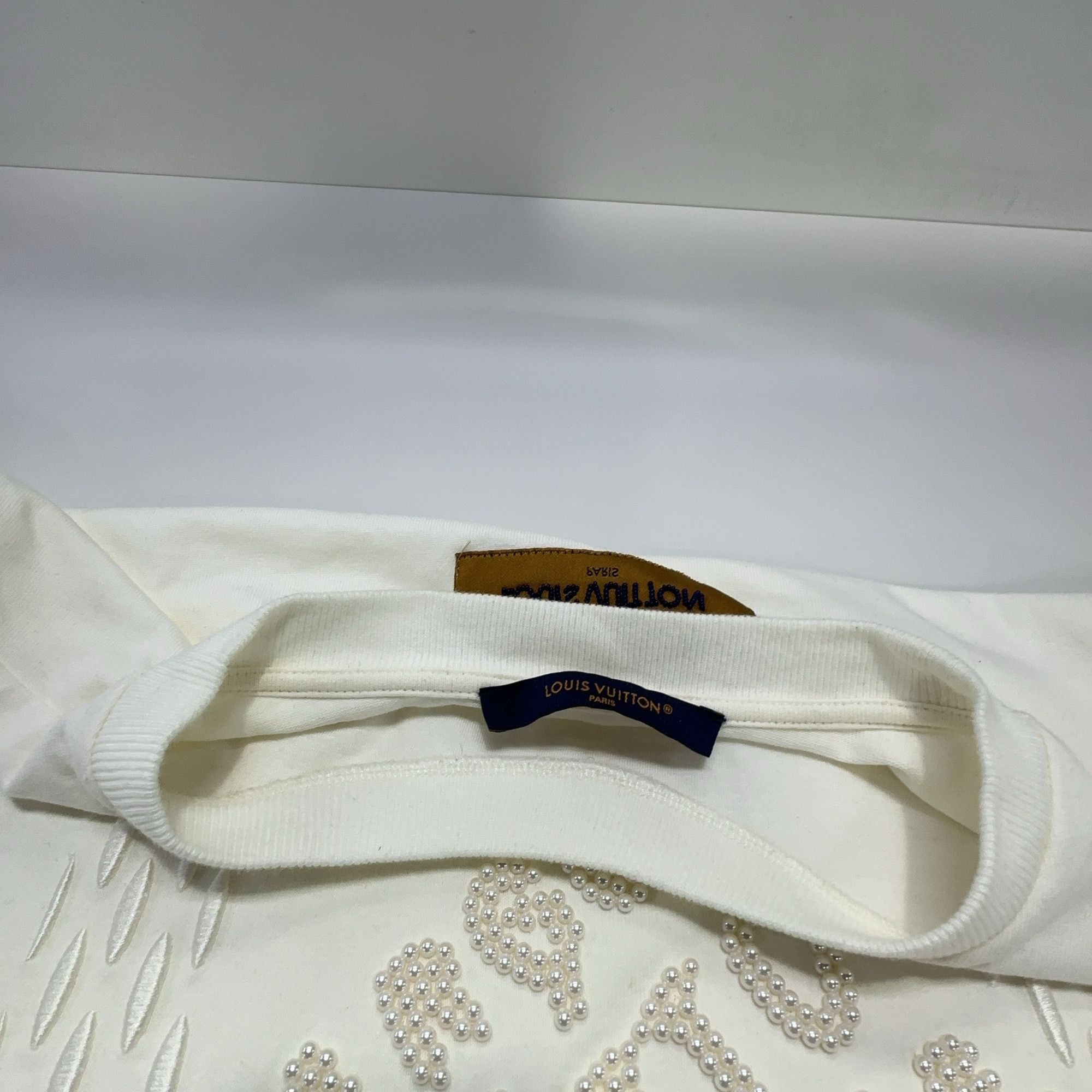 Louis Vuitton Louis Vuitton Pearl Embroidery T-Shirt M Size US M / EU 48-50 / 2 - 5 Thumbnail