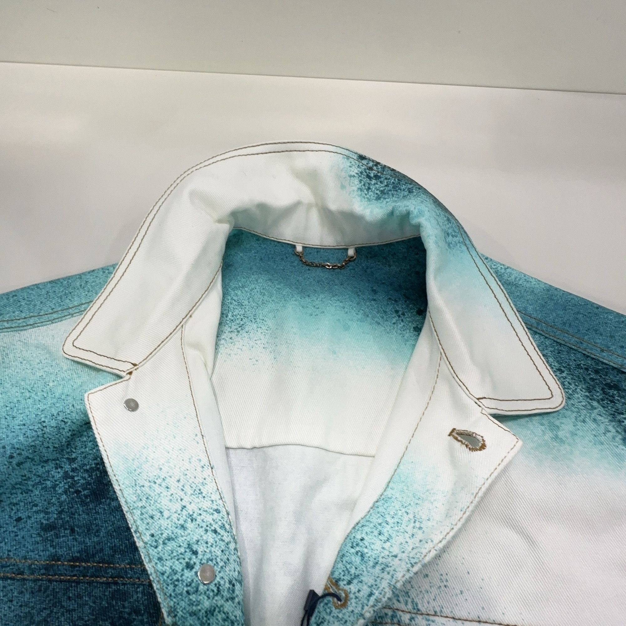 Louis Vuitton Louis Vuitton SS23 Spray Monogram Denim Jacket 50 Size US M / EU 48-50 / 2 - 6 Thumbnail