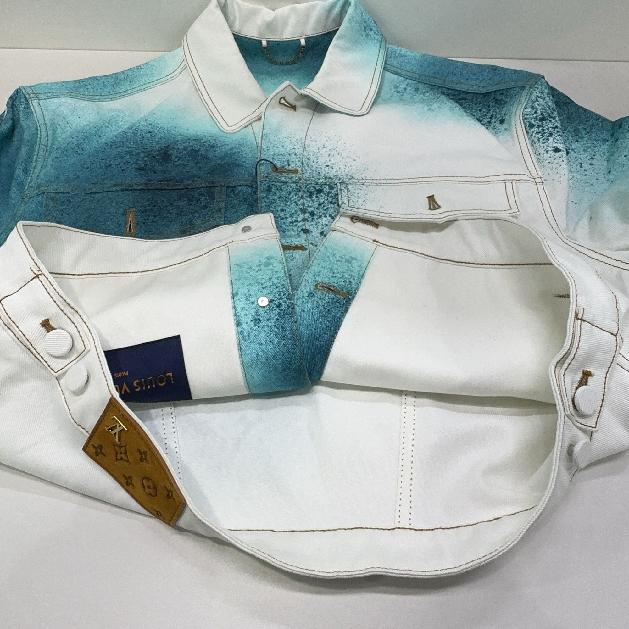 Louis Vuitton Louis Vuitton SS23 Spray Monogram Denim Jacket 50 Size US M / EU 48-50 / 2 - 7 Thumbnail