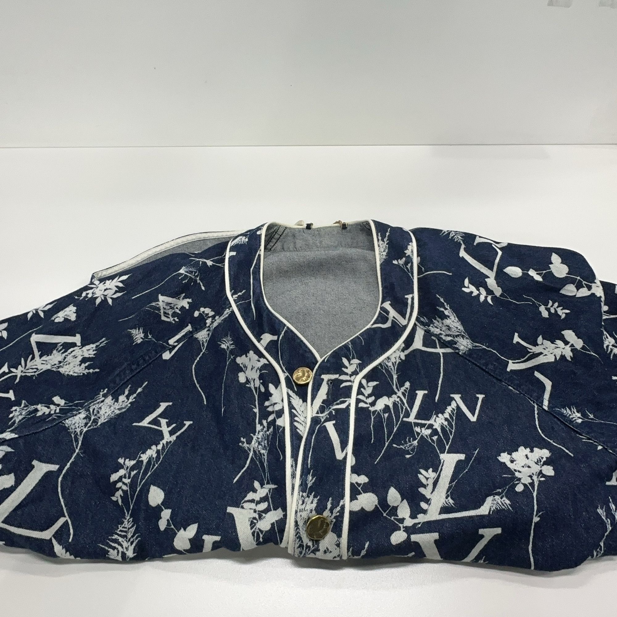 Louis Vuitton Louis Vuitton Monogram Floral Denim Shirt L Size US L / EU 52-54 / 3 - 6 Thumbnail