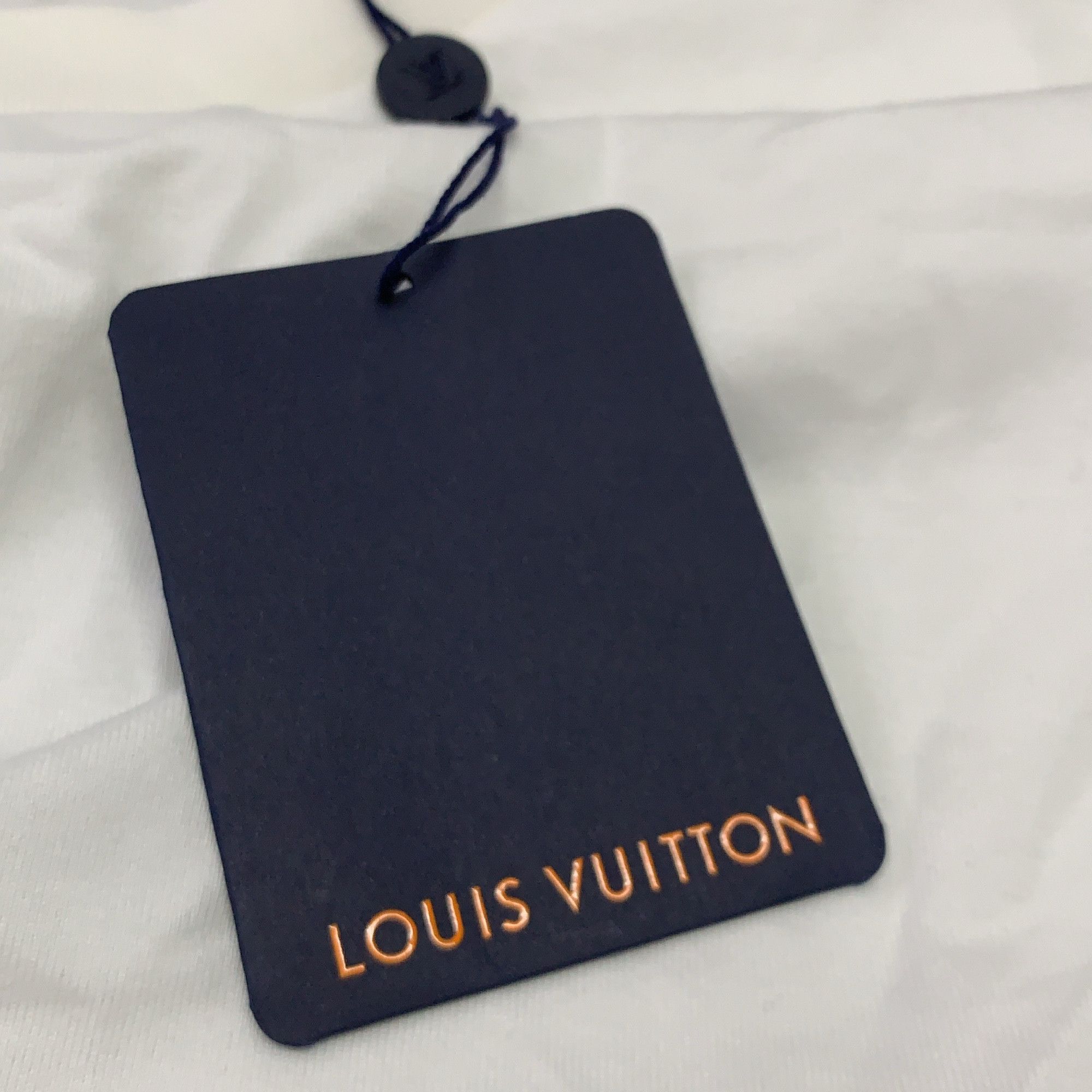 Louis Vuitton Louis Vuitton Logo Embossed Cotton T-Shirt Size 4L Size US XXL / EU 58 / 5 - 5 Thumbnail
