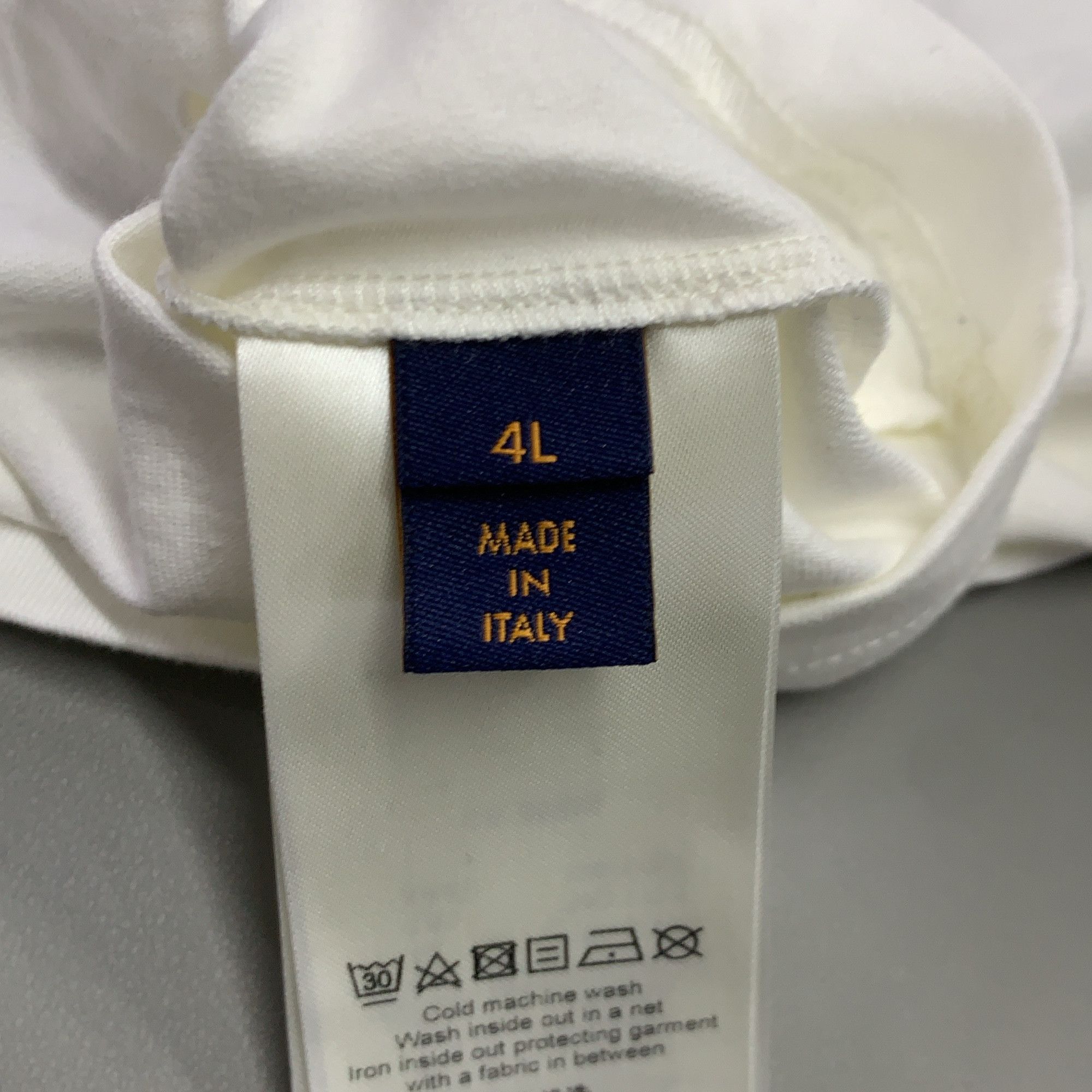 Louis Vuitton Louis Vuitton Logo Embossed Cotton T-Shirt Size 4L Size US XXL / EU 58 / 5 - 3 Thumbnail