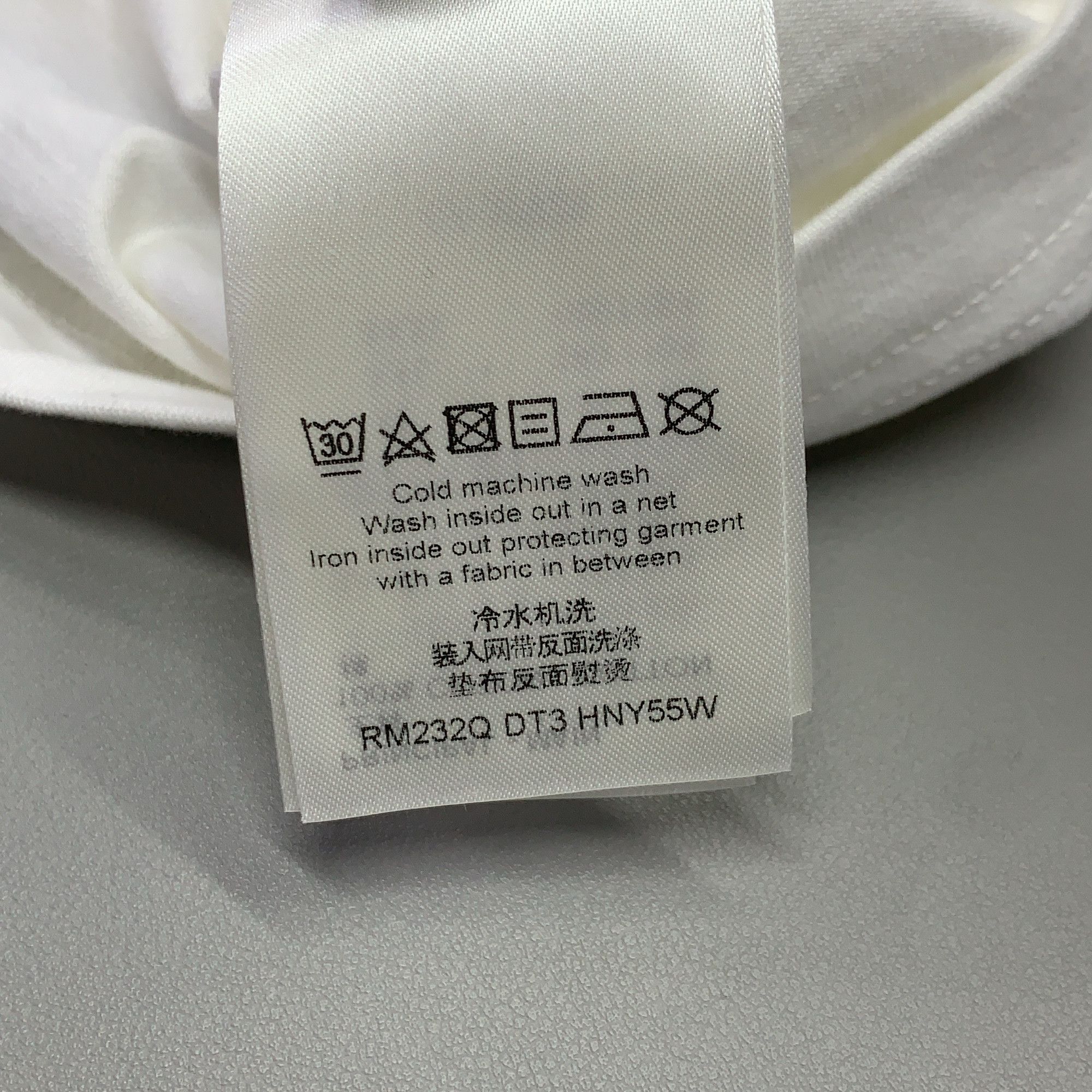 Louis Vuitton Louis Vuitton Logo Embossed Cotton T-Shirt Size 4L Size US XXL / EU 58 / 5 - 4 Thumbnail